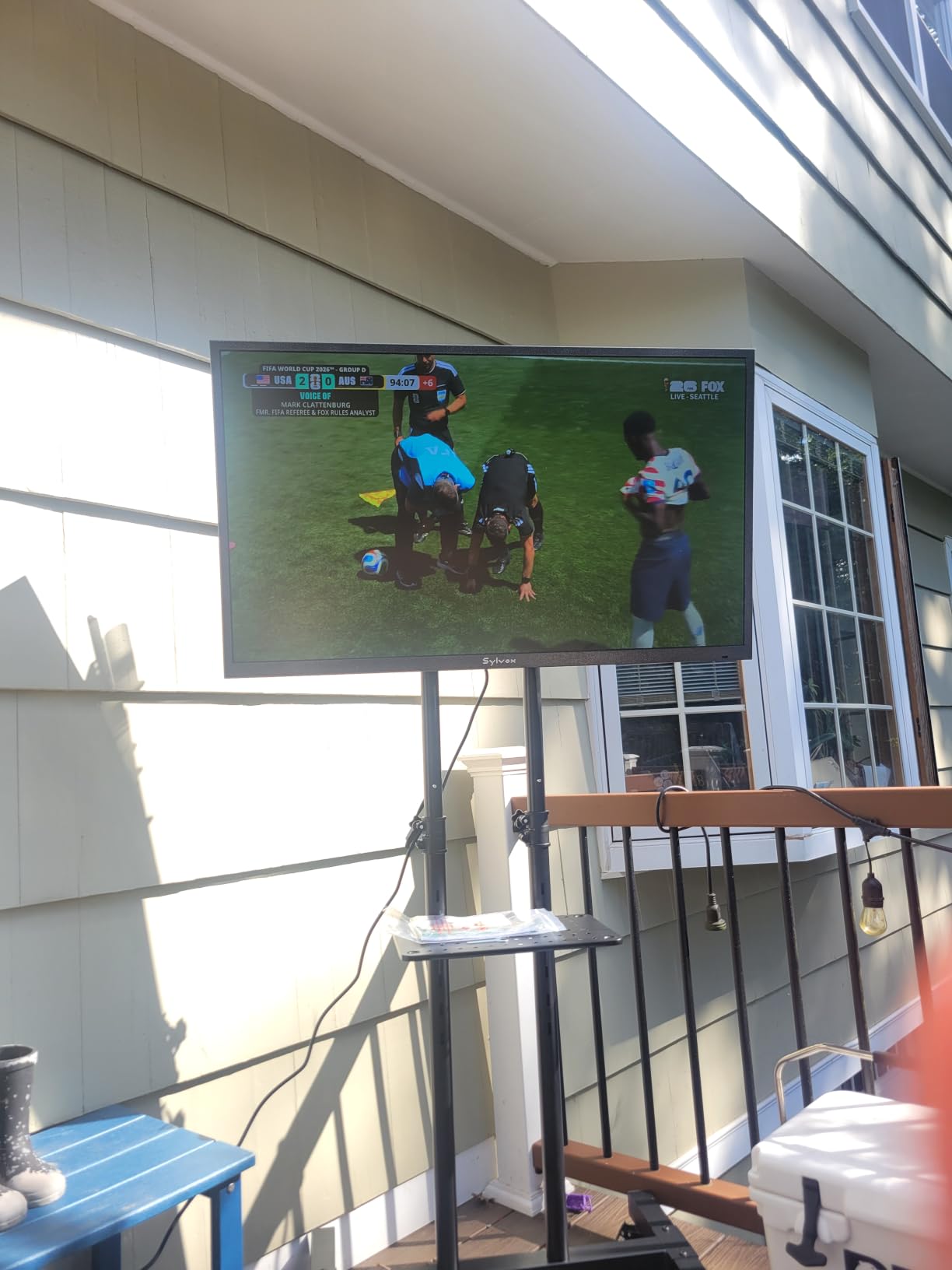 SYLVOX Outdoor TV, 55 inch Smart Waterproof Outdoor TV, 4K UHD Weatherproof | IP56, Support Dolby Vision Atmos, Google Cast, 1000 nit Brightness for Outside Partial Sun & Full Shade (Deck Pro 3.0 /2026) customer photo 1