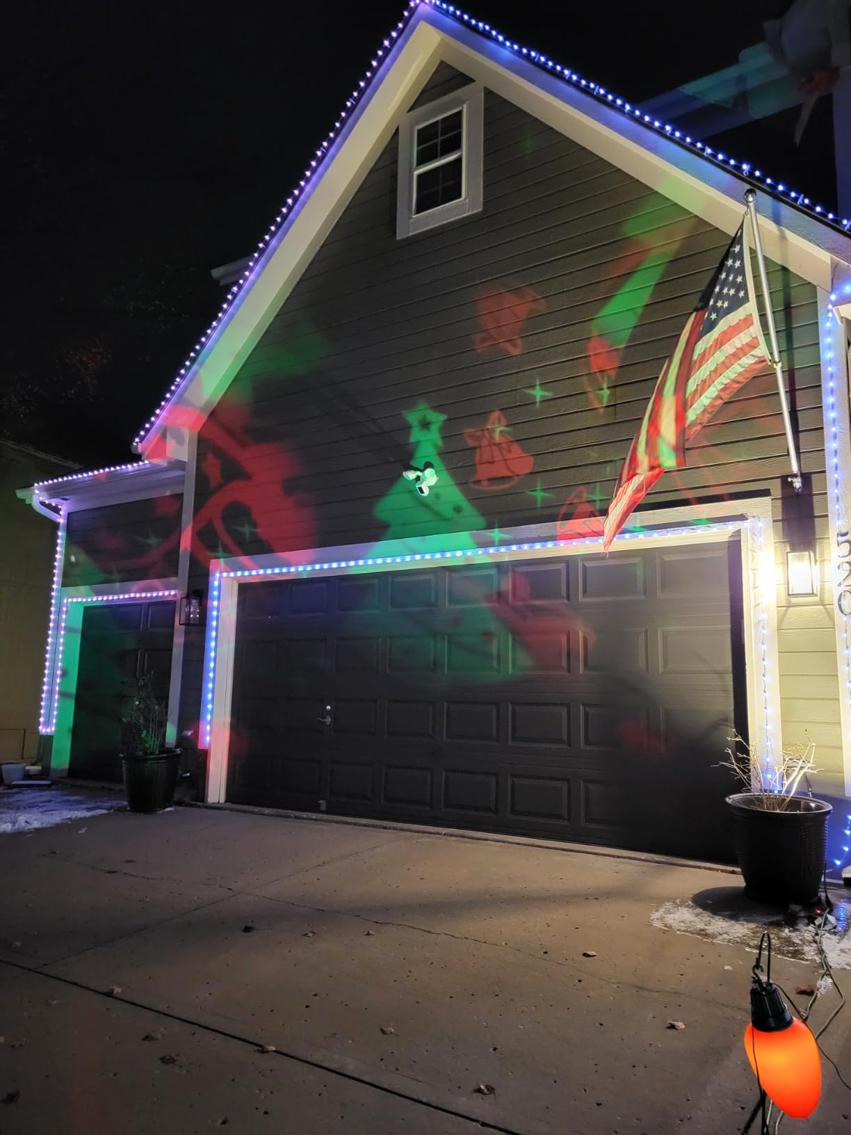Christmas Lights Projector, Christmas Decorations Lighting Projector, with Timer Dynamic Led Xmas Tree Santa Claus Jingle Bells Lights, for New Year Party Garden Wall Outdoor Indoor Holiday Decor customer photo 2