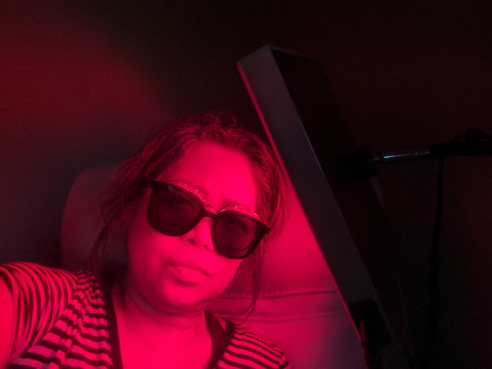 Red Light Therapy for Body Face, Infrared Light Therapy Panel Lamp with Stand, 660nm and 850nm Near Infrared LED Red Lights Therapy Device at Home, Gift for Mom Wife Girlfriend Sister Women customer photo 1