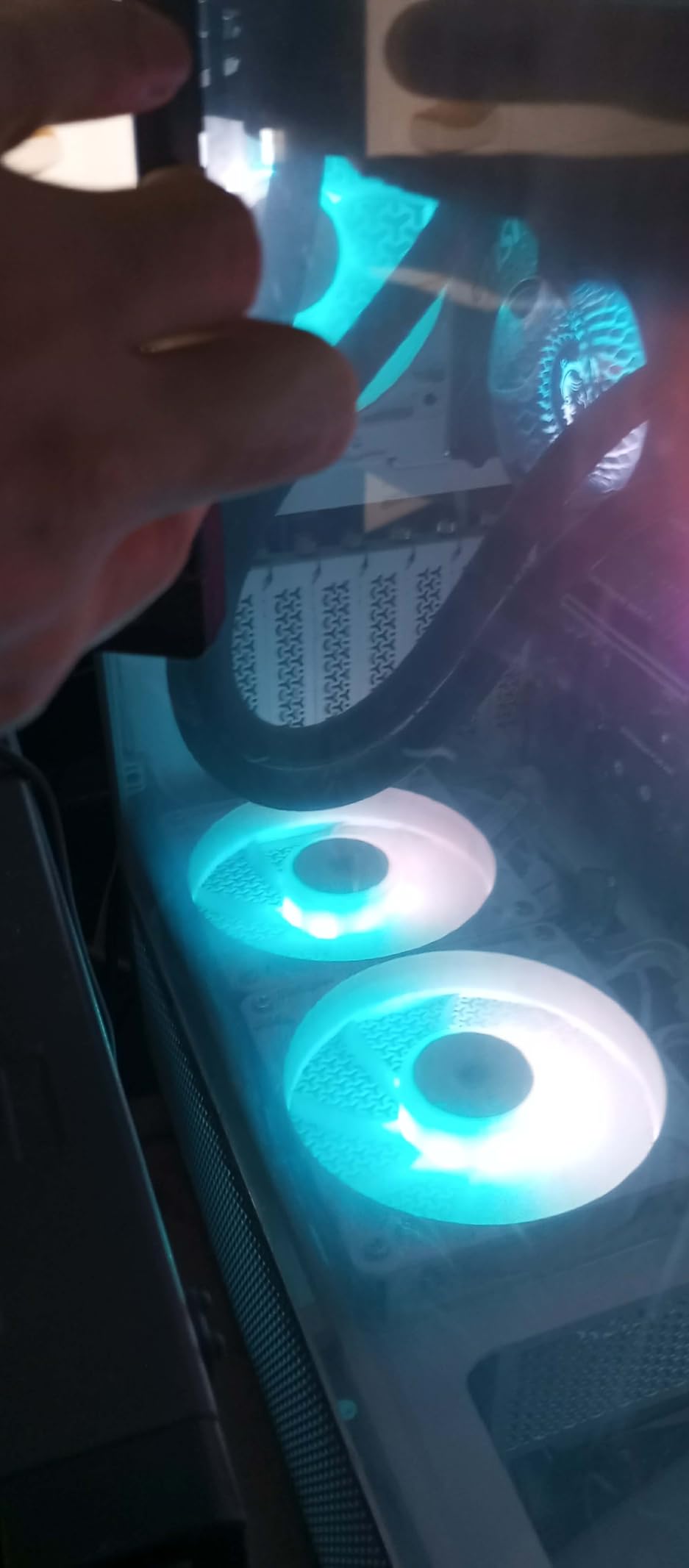 CORSAIR RS120 ARGB 120mm PWM Fans - Daisy-Chain Connection - Low-Noise - Magnetic Dome Bearing - Triple Pack - Black customer photo 1