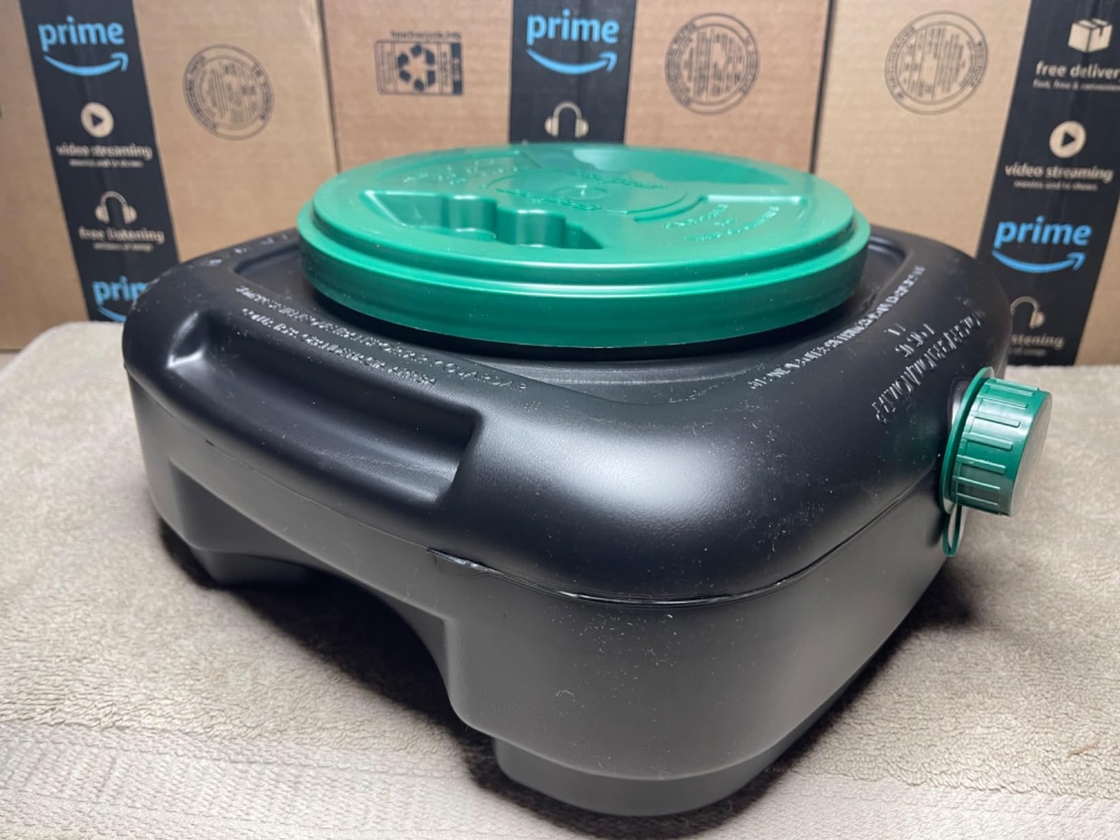 Scepter 7.3 Qt Oil Drain Pan with Lid, Filter Drain Screen, and Pour Spout customer photo 1