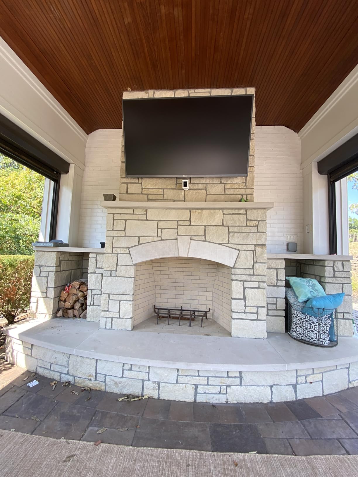 SYLVOX New 55” Outdoor TV, Anti-Glare 4K UHD HDR10, Dolby Atmos, Google TV customer photo 1
