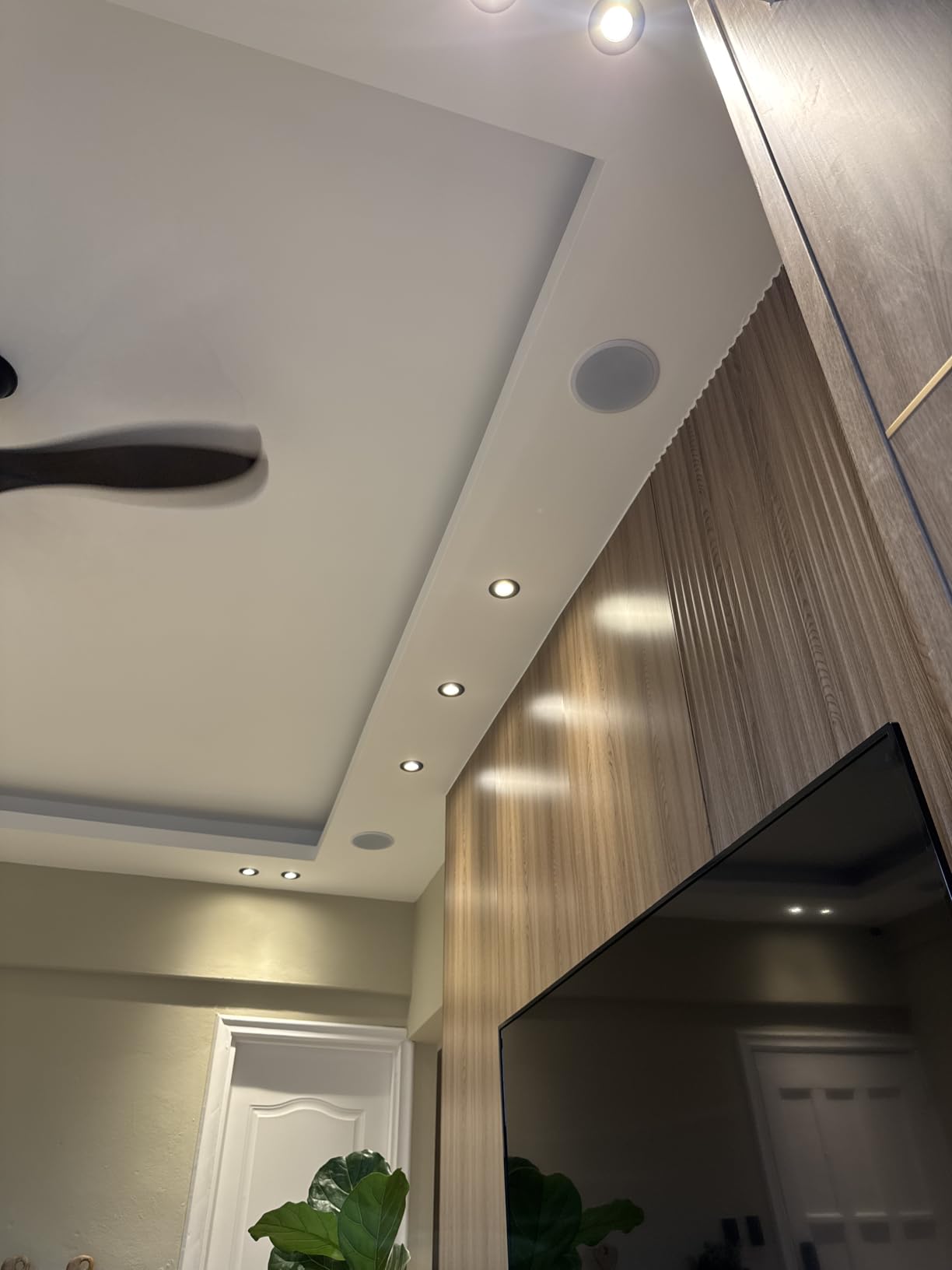 VEVOR 4 PCs 6.5'' Bluetooth Ceiling Speakers, 600W Flush Mount Ceiling & in-Wall Speaker System with 8Ω Impedance 89dB Sensitivity, for Home Kitchen Living Room Bedroom or Covered Outdoor Porches customer photo 1