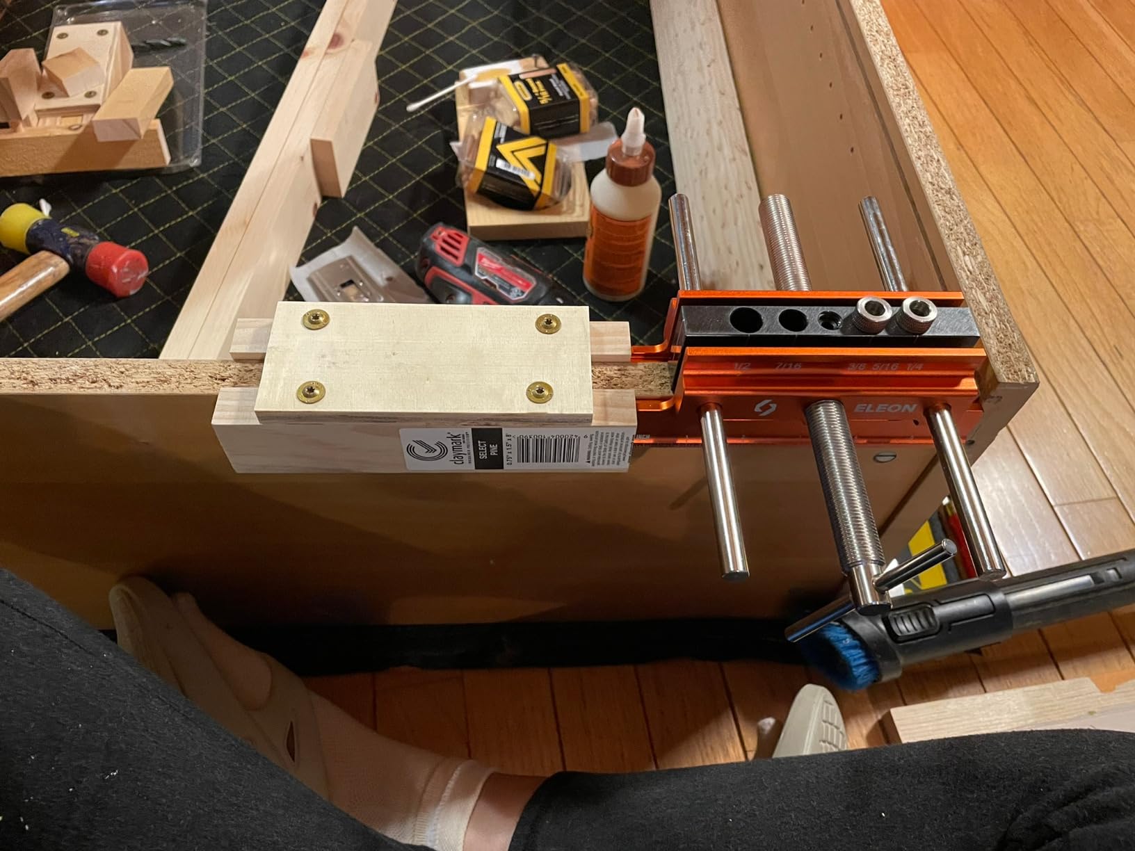 ELEON Self Centering Dowel Jig with Elongated Jaws & Extra Wide Clamp up to 6.7