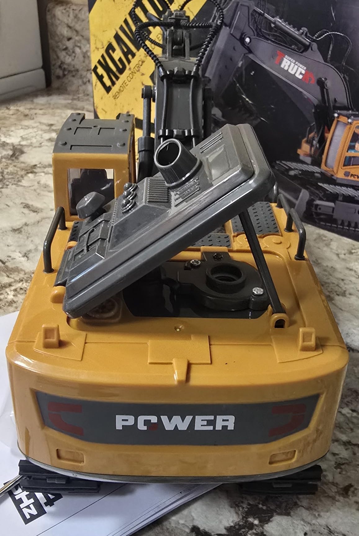 Remote Control Excavator Toy for Boys,17 Channel 1:16 RC Excavator Toys with Metal Shovel/Spray/Lights/Sounds,RC Digger Construction Vehicles Toys Gift for Boys 7 8 9 10 11 12 Year Old Kids customer photo 1