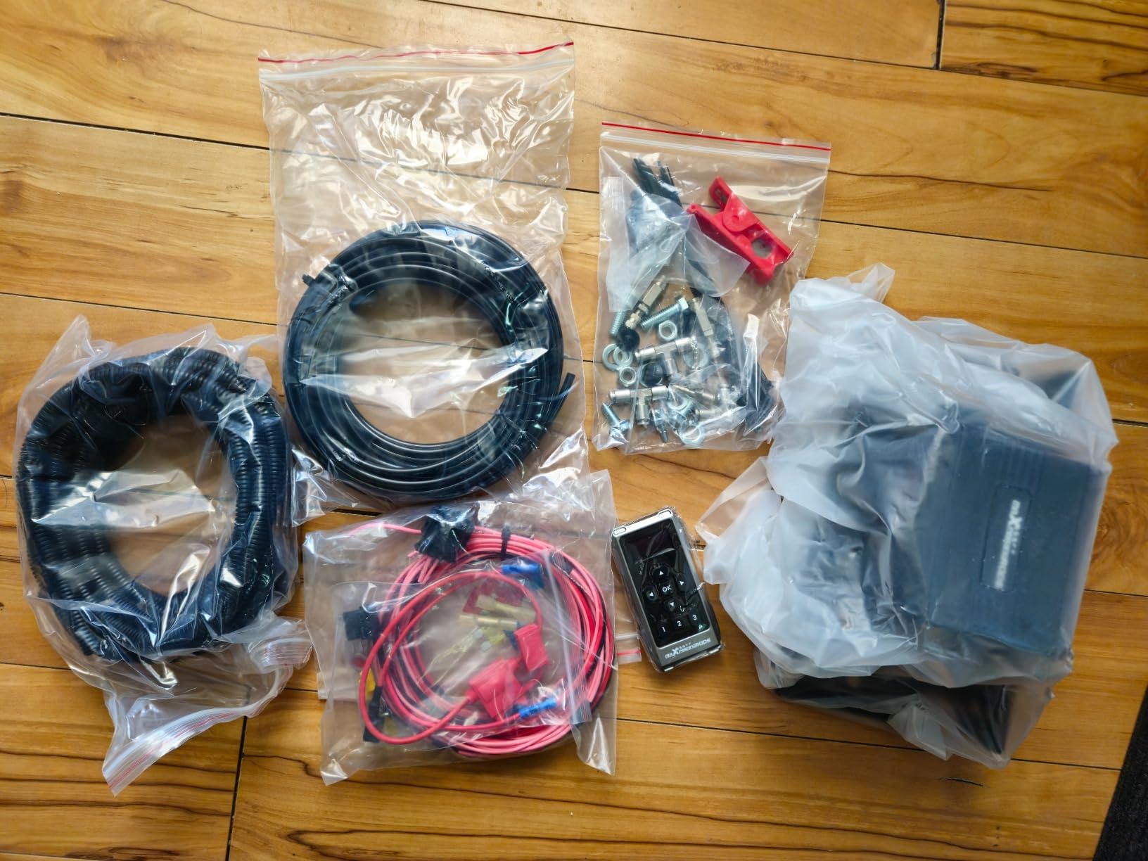 maXpeedingrods Wireless On Board Air Compressor System App & Remote Control customer photo 2