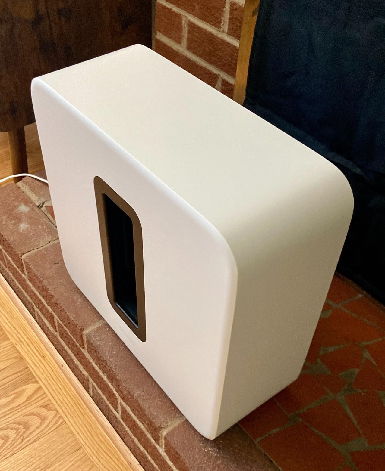 Sonos Sub 4 - Wireless Subwoofer - White customer photo 1