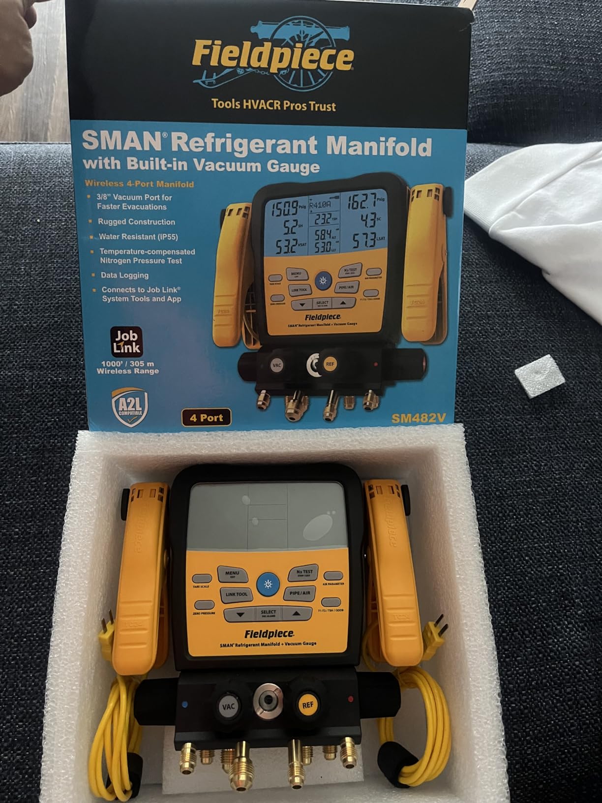 Fieldpiece SM482V Wireless 4-Port SMAN Refrigerant Manifold with Vacuum Gauge – Air Conditioning/Refrigerant Digital Gauges for HVAC & Refrigeration customer photo 1