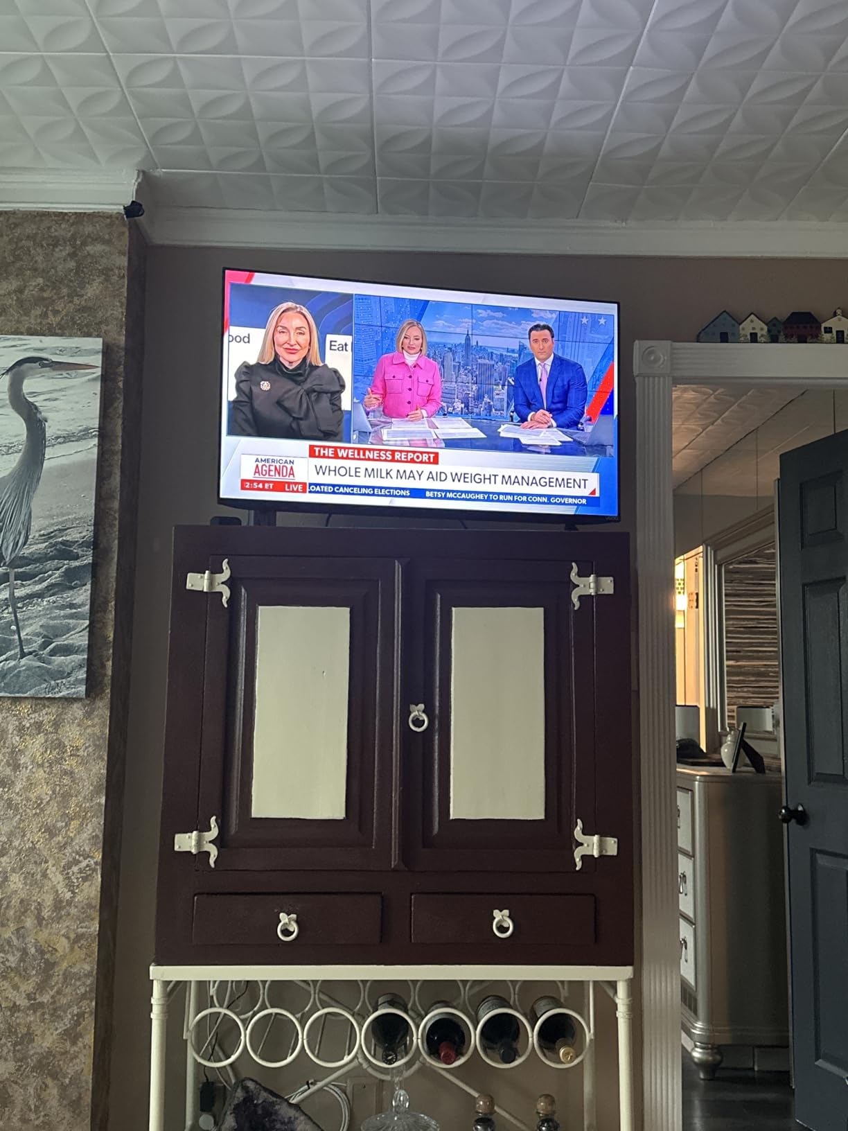 VIZIO 40 Inch V Series FHD LED Smart TV 1080p Bluetooth Compatible, with HDR/HDR10 HLG, Airplay 2, Chromecast Built-in, HDMI VRR and DTS Virtual X (VFD40M-0810) customer photo 1
