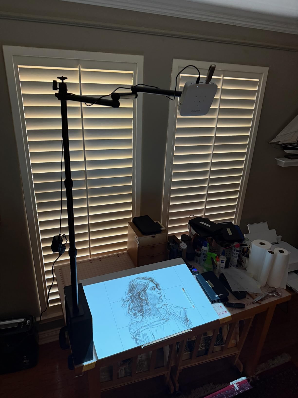 Caydo M1C Art Projector for Artists, Built-in Exclusive Art Drawing App, DLP Technology, Palm-Size Design, 8000mAh Rechargeable Battery, 4K Support, 10''-100'' Projection, 30,000 Hours Lifespan customer photo 1