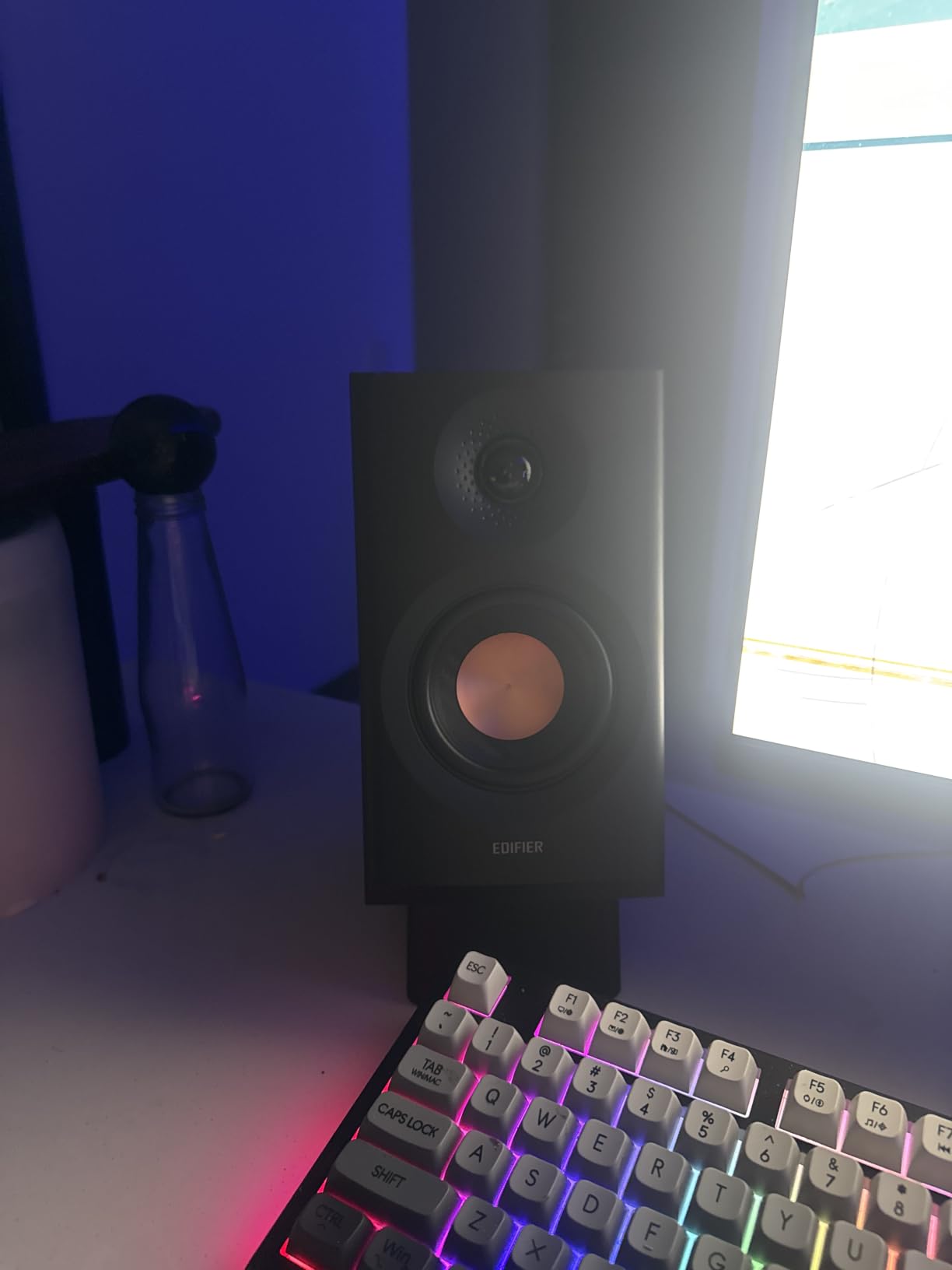 Edifier MR3 Powered Studio Monitor, Hi-Res Audio Certified Bluetooth V5.4 Active 2.0 Computer Speaker with Headphone Output RCA AUX Balanced TRS Input - Black customer photo 1