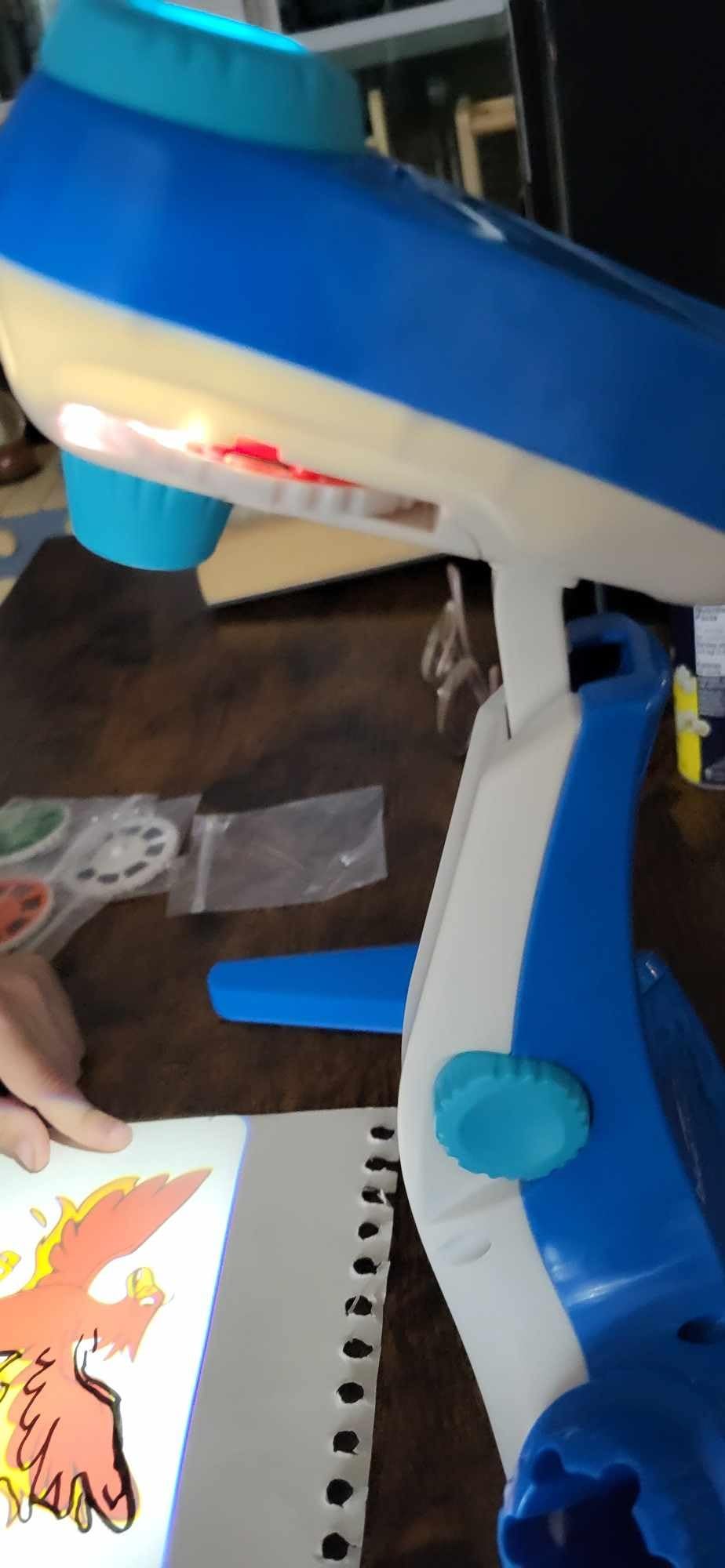 Blue Marble Learn to Draw Projector for Kids with Tracing Images | 4 Image Discs, 25 Animals and Creatures, 9 Colorful Markers, Art Projector for Tracing, Step-by-Step Tutorial, Easy Storage customer photo 1