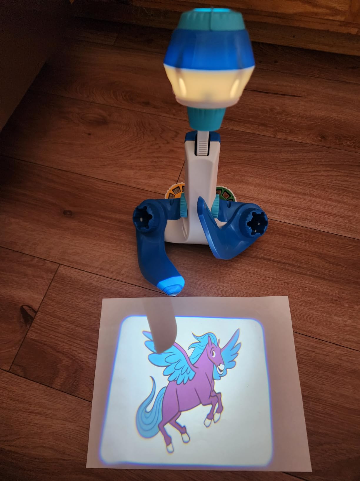 Blue Marble Learn to Draw Projector for Kids with Tracing Images | 4 Image Discs, 25 Animals and Creatures, 9 Colorful Markers, Art Projector for Tracing, Step-by-Step Tutorial, Easy Storage customer photo 2