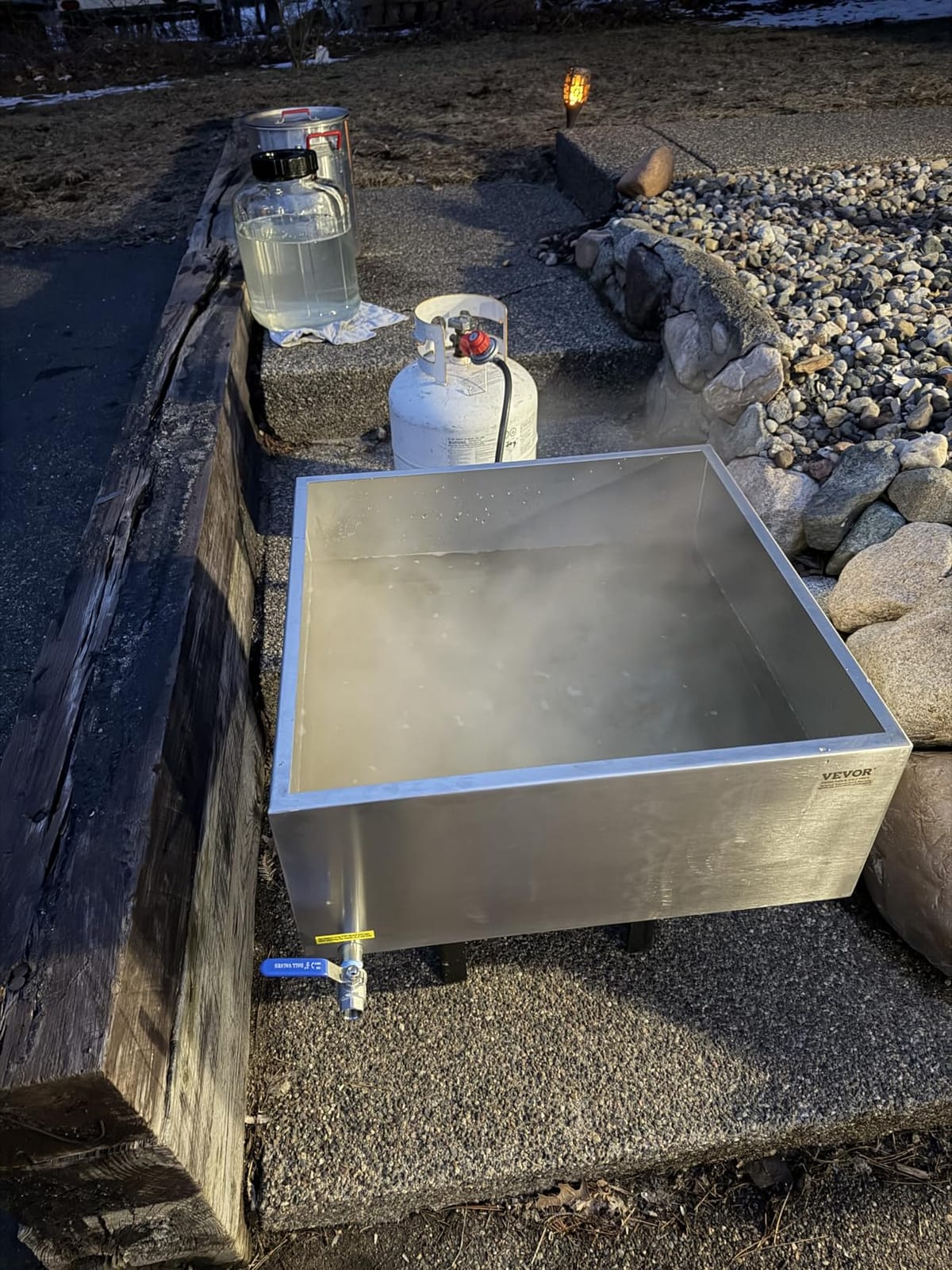VEVOR Maple Syrup Evaporator Pan, 11.2 Gal, 24 x 18 x 6 Inch Maple Syrup, 304 Stainless Steel Maple Syrup Pan, Evaporator Pan with 1 Valve and 3 Heating Methods, for Home, Outdoor customer photo 1