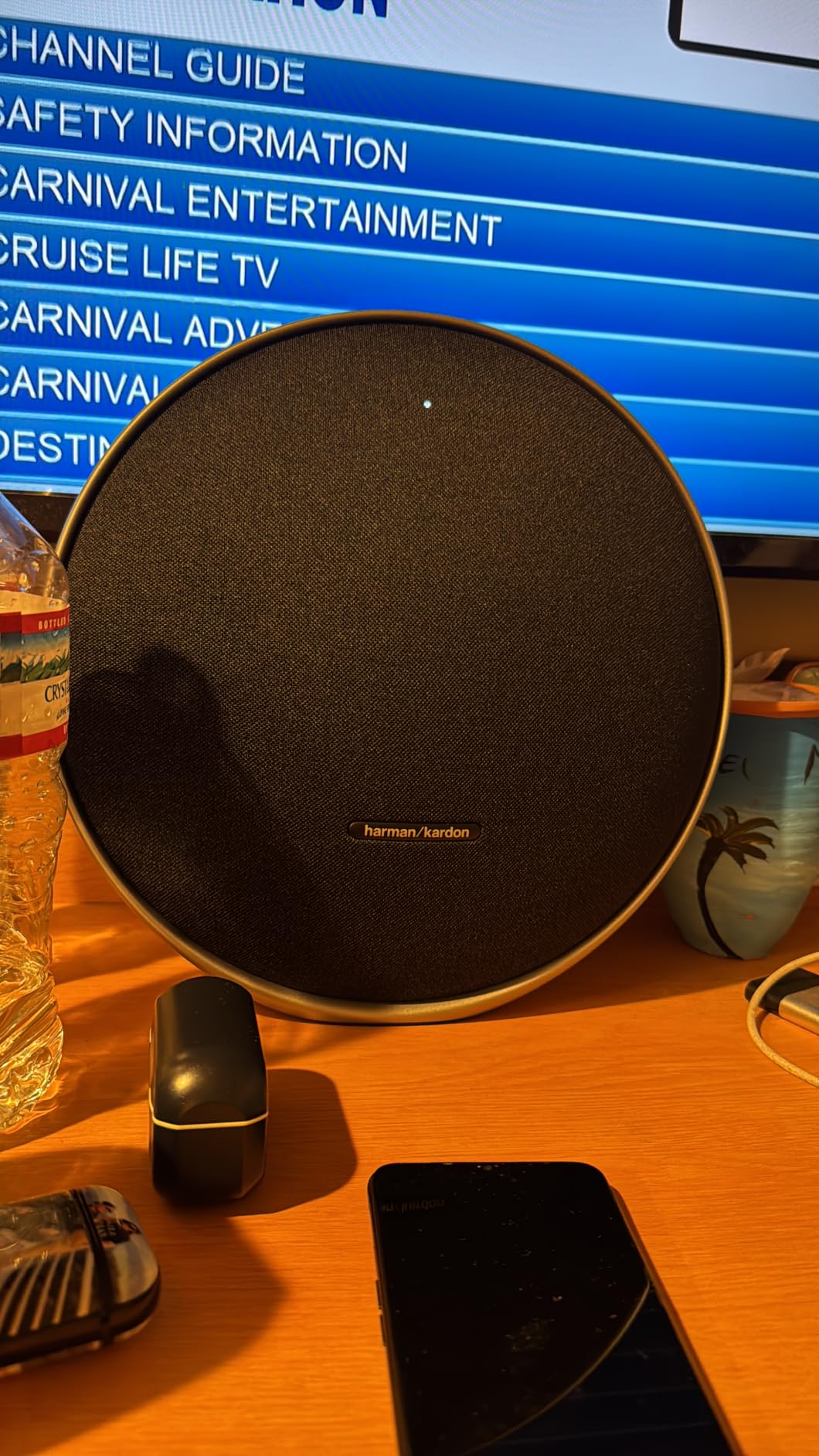 Harman Kardon Onyx Studio 9 - Portable Stereo Bluetooth Home Speaker with Built-in Battery and USB Charging, self-Tuning, and Multi-Speaker Connection by Auracast - Black customer photo 1