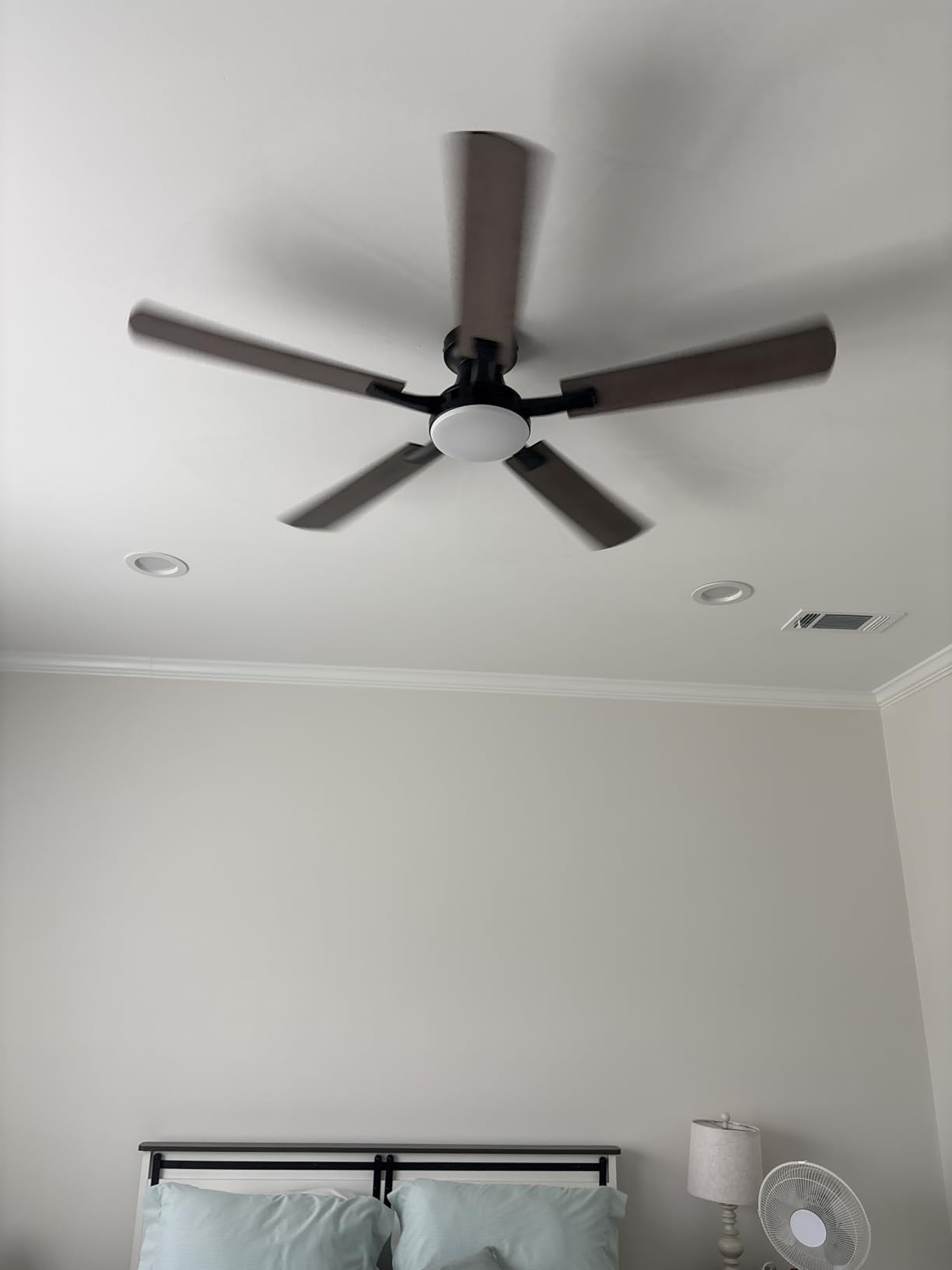 ZMISHIBO 52 Inch Ceiling Fans with Lights, Remote&App Control, Flush Mount | Low Profile, Dimmable 20W LED Light, Quiet Reversible Motor, Strong Airflow, Easy Install for Bedroom/Living Room/Apt, Brown customer photo 2