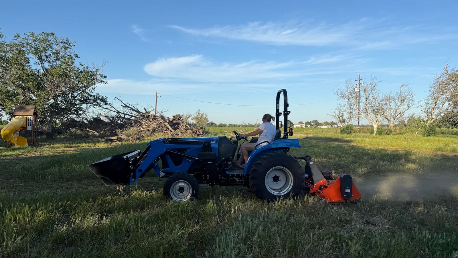 MechMaxx 68'' Working Width 3 Point PTO Flail Mower with 8inch Left/Right Hydraulic Side Shift,for 30-60hp CAT 1 Tractor, NAM68H customer photo 1