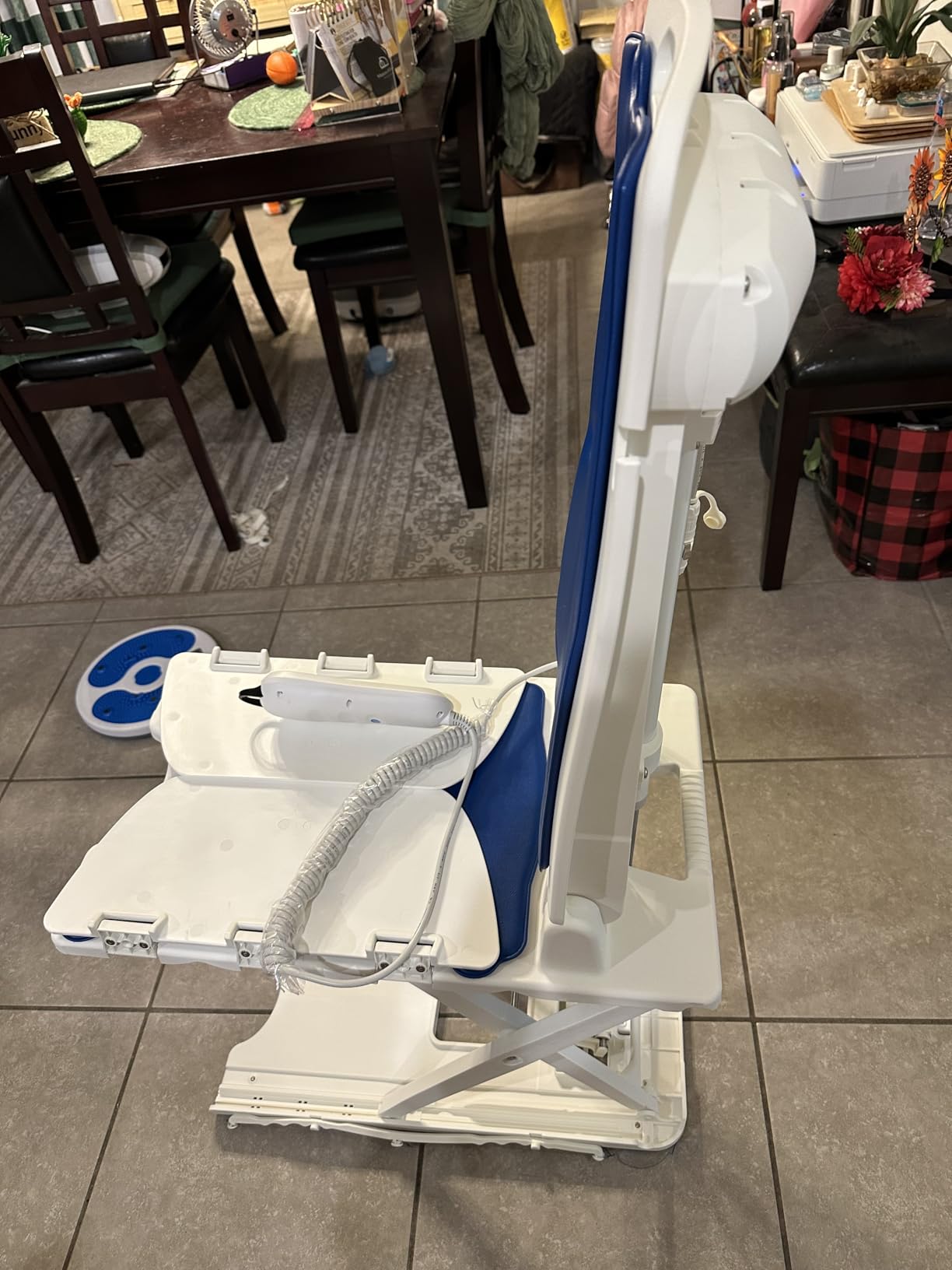 HUANUO 2-in-1 Electric Lift Chair for Elderly from Floor, 308 lbs Capacity | 28.35-46.46 inch height range, IP68 waterproof, foldable, rechargeable, remote control, easy assembly, gift for seniors customer photo 1
