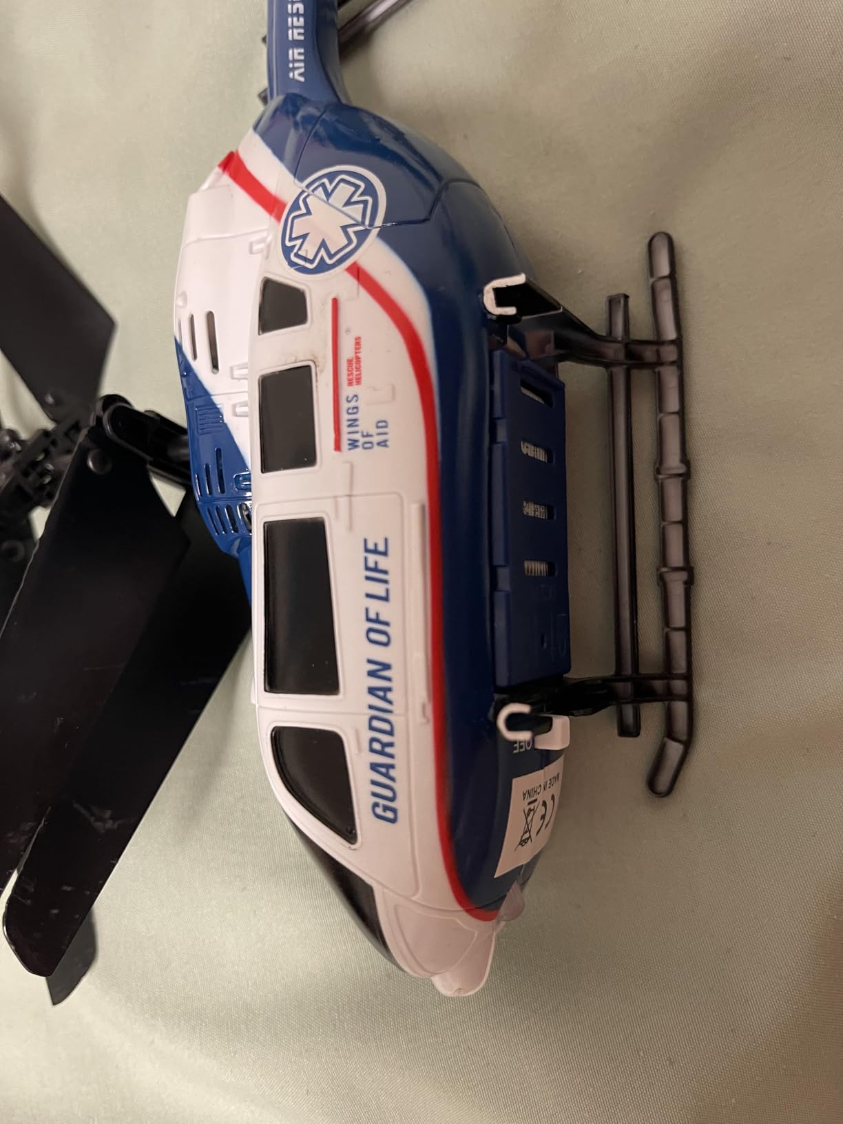 DEERC RC Helicopter, Remote Control Helicopter, 26 Mins Flight Time, LED Lights & Altitude Hold, 2 Batteries customer photo 2
