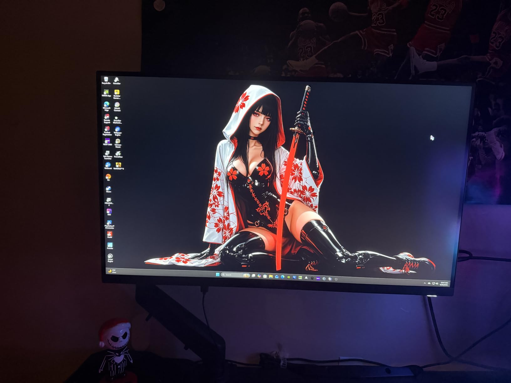Alienware 27 Gaming Monitor AW2725DM, WQHD Fast IPS, 180Hz, G-SYNC, VESA | FreeSync, 95% DCI-P3, 1.07 Billion Colors, 400 cd/m2 Brightness, 3H Anti-Glare, HDMI 2.1, DisplayPort 1.4, USB, Adjustment customer photo 1