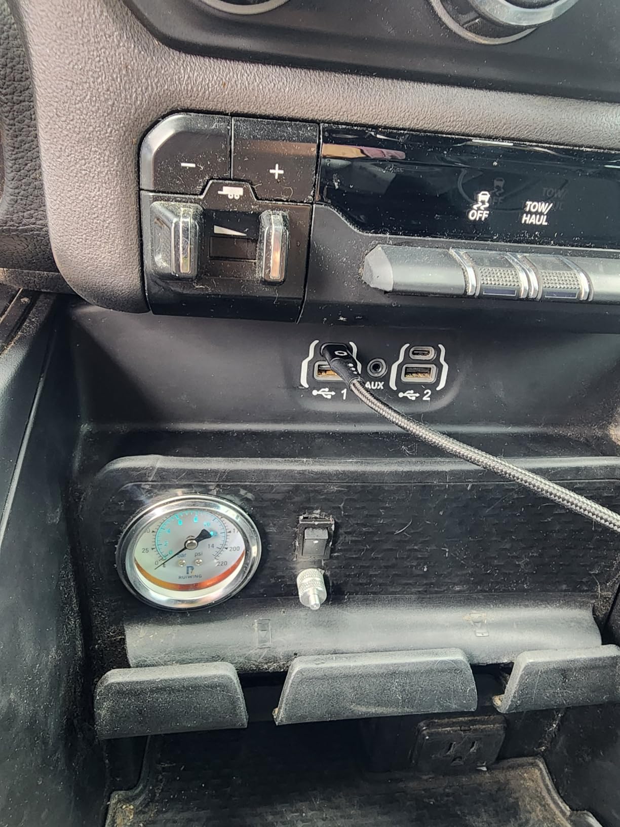 Air Bag Compressor Kit, On Board Air Compressor System with Air Ride Compressor, Pressure Gauge, Hardware and Air Line, for Truck Air Suspension Control customer photo 2