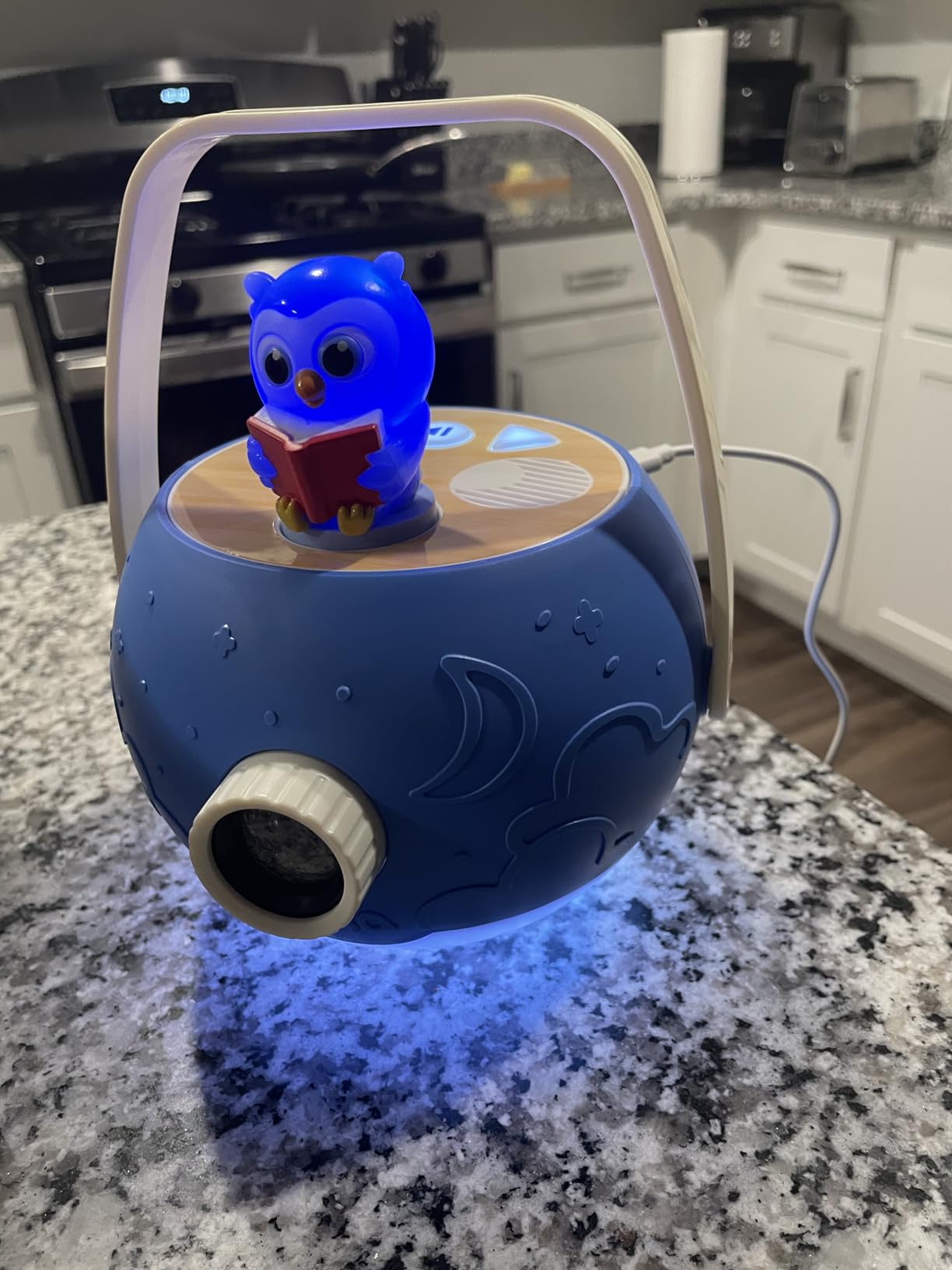 Kids Book Projector - 5 Read-Aloud Stories, 5 Songs, Night Light & Soothing Dream Music | Children Ages 3+ Storytime Projector customer photo 2
