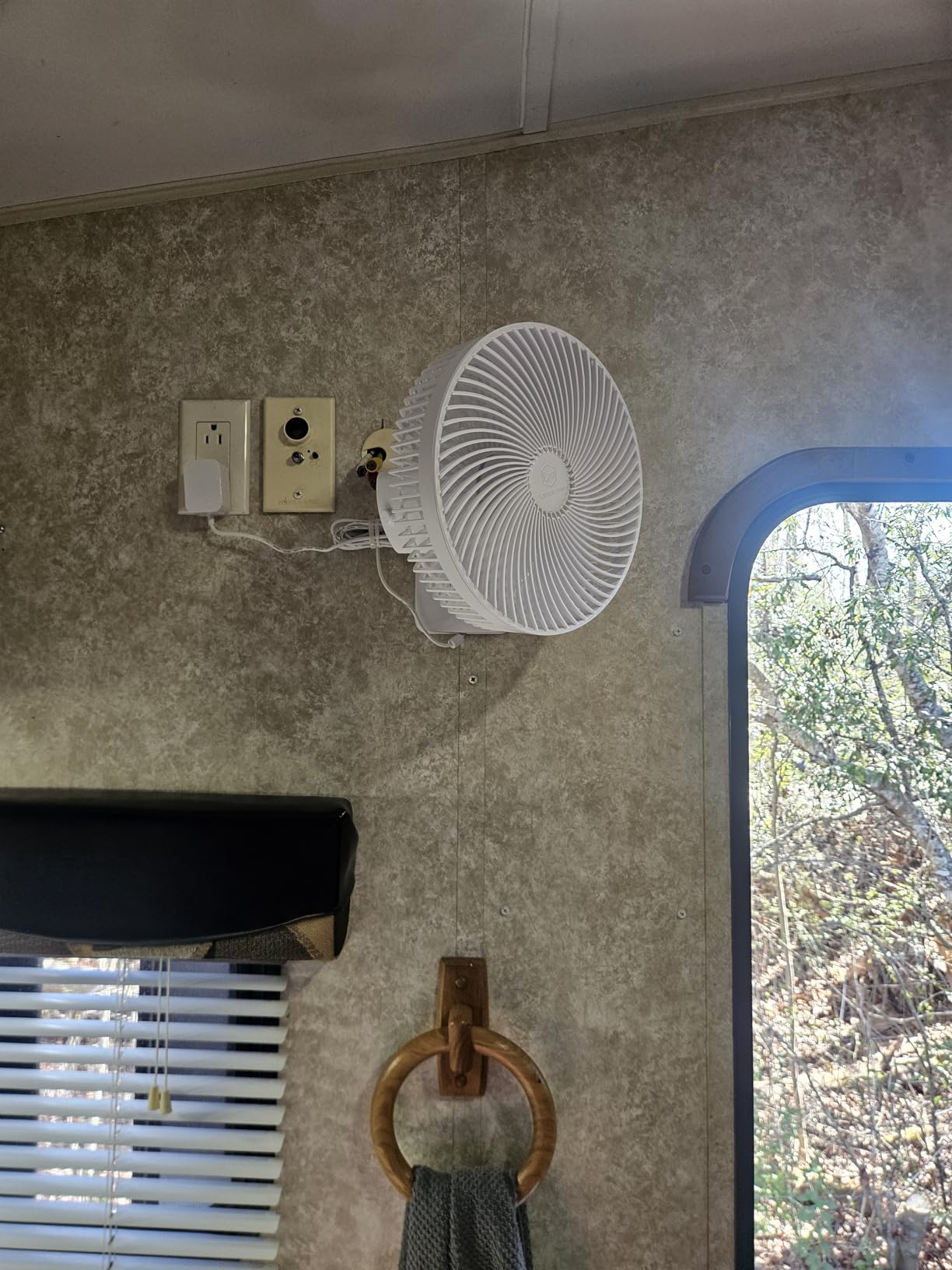 8.5-Inch Quiet Wall-Mounted Oscillation Fan with Remote & Timer, 4-Speed Adjustable for Small Bathrooms, Indoor Bedroom Cooling for RV, Adjustable Tilt, 5.92 ft Cord, Garage Cooling Fan for Home customer photo 2