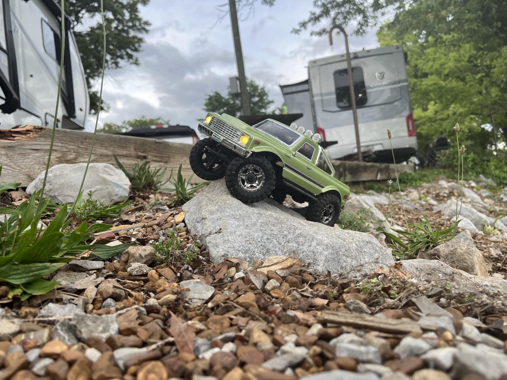 HOBBYPLUS CR18P EVO 2 Rock RC Crawler - 1/18 Scale Mini RC Crawler w Two-Speed Transmission, All-Metal Gears, Evolved EVO Platform, RTR, Distinctive Styling Convoy Medium for Aged 15+ (Olive Green) customer photo 1