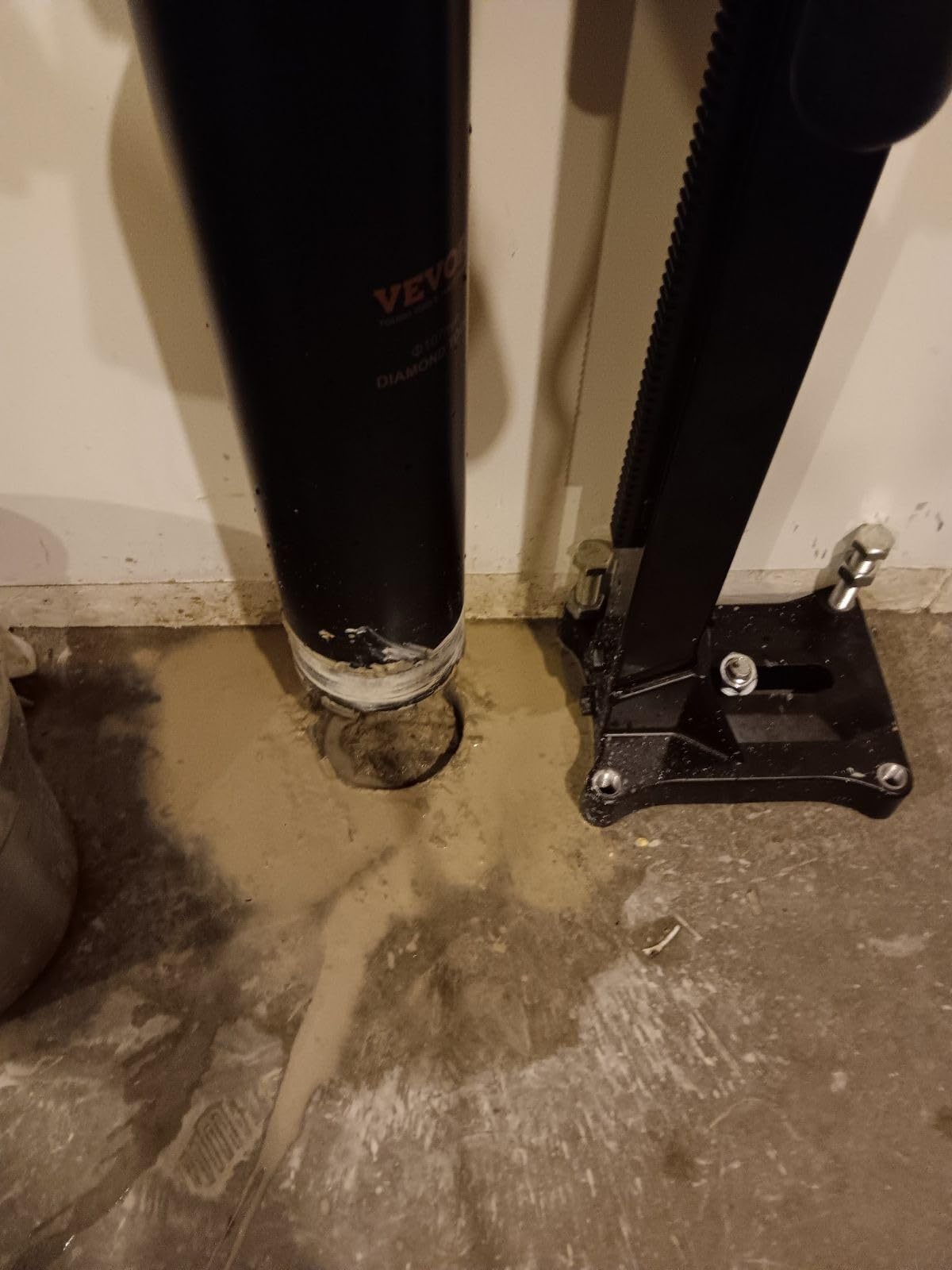 VEVOR Diamond Core Drilling Machine 0.8-8 in Drilling Diameter Stand-Mount customer photo 1