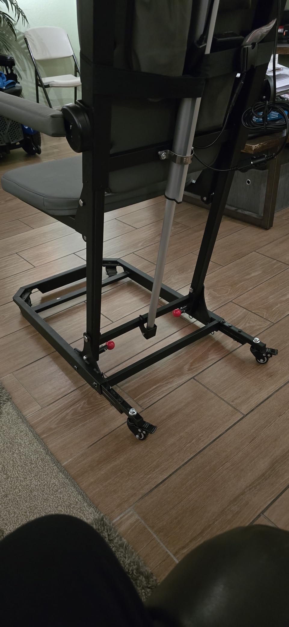 Electric Lift Chair with Footrest, Movable 4-Wheel Floor Lift for Elderly Falls with Magnetic Remote Control, Device to Lift Elderly Off Floor with 440LBS Capacity customer photo 2