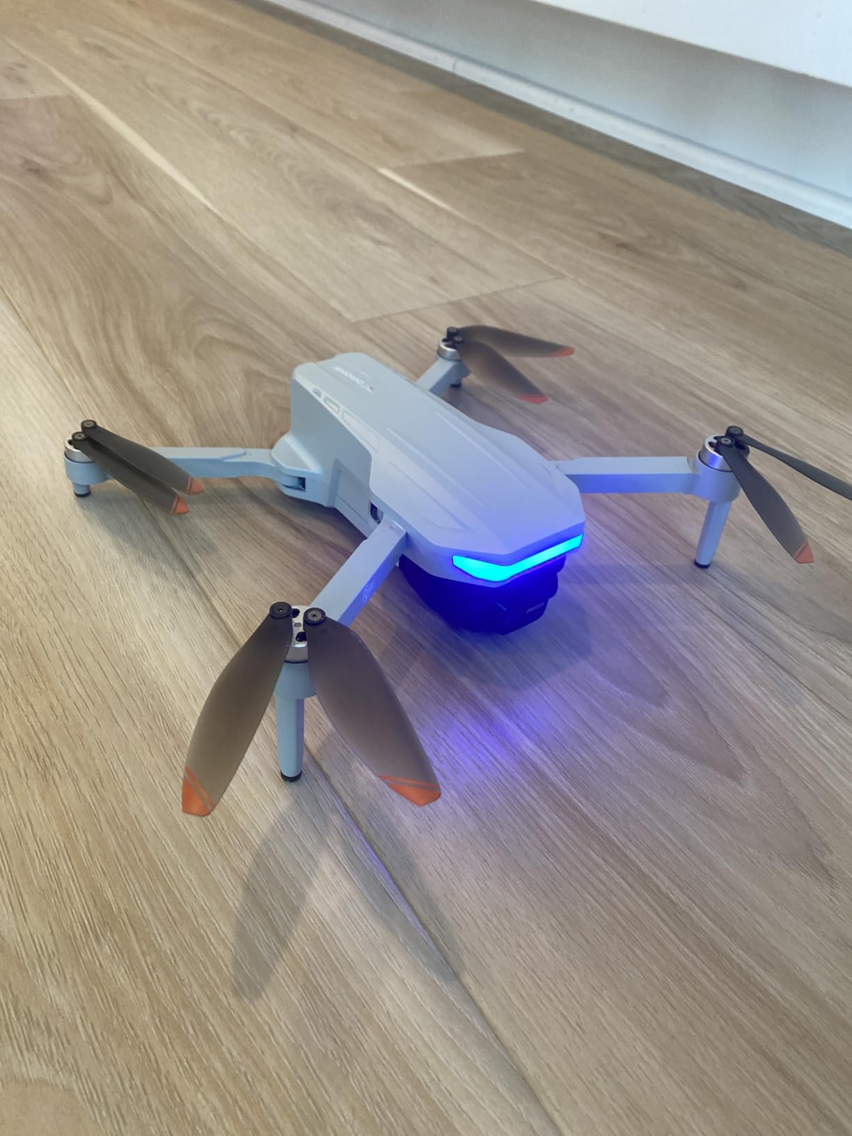 Oddire Drones with Camera for Adults 4K, GPS Auto Return, Waypoint Flight, Orbit Fly, GPS Follow, Gesture Control, Foldable Drone with Brushless Motor, 249g Light, 48 Mins Flight Time with 2 Batteries customer photo 2