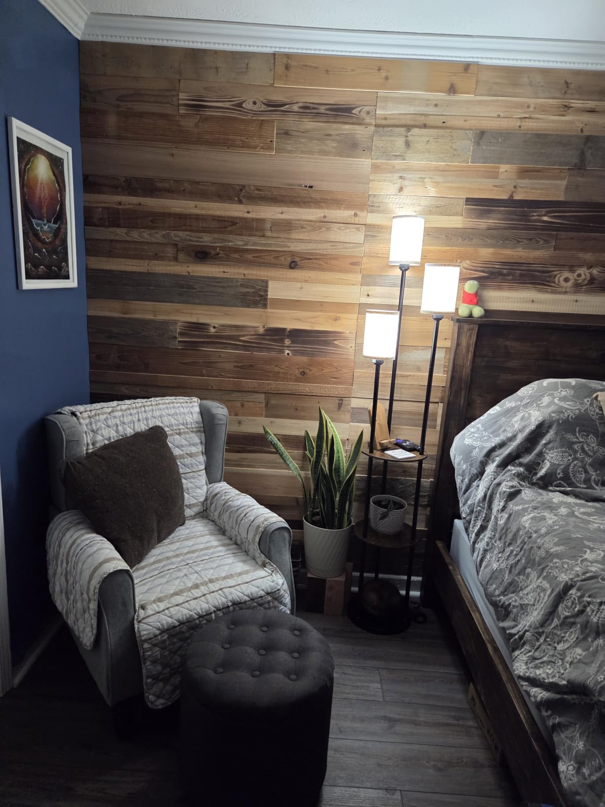 Gold Floor Lamp with Shelves, Modern Floor Lamp with 3 Crystal Shades and Foot Switch, 3-Light Standing Lamp with 3 Shelves, for Living Room, Bedroom, Study, Office, Gold D53LD05 customer photo 1