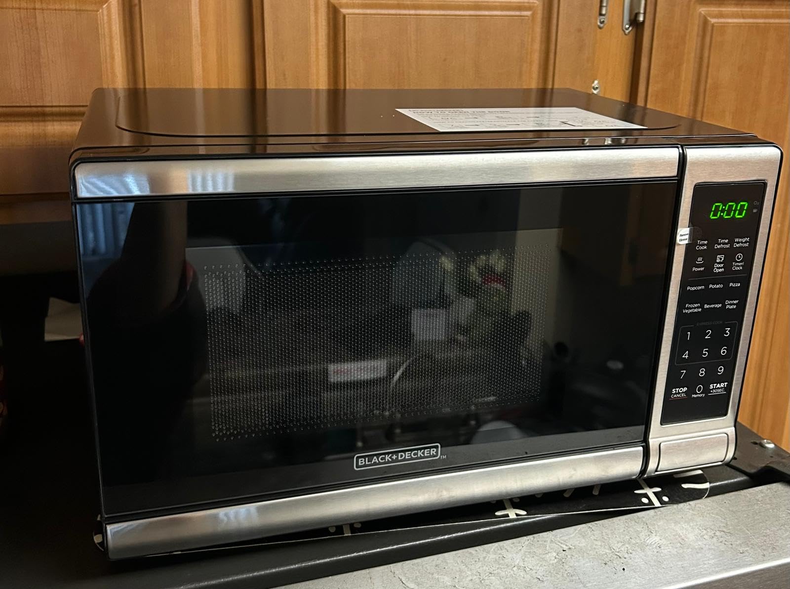 BLACK+DECKER Over-the-Range Microwave Oven with Air Fryer, 1.5 Cu.Ft, 900W | 6-in-1 Cooking Modes, Convection & Bake, Sensor Reheat, 300 CFM Vent, Air Fryer Combo, Stainless Steel customer photo 1