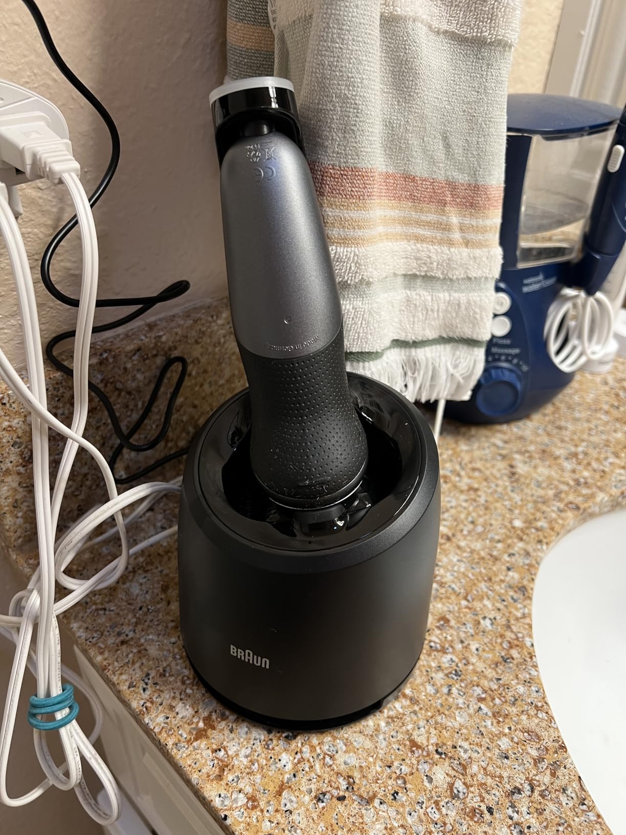 Braun Series 7 Electric Shaver for Men, Wet & Dry Foil Razor, 4-in-1 SmartCare Clean & Charge Center, Precision Trimmer Attachment, Replacement Shaver Head, Travel Case, Grey 7187ps customer photo 2