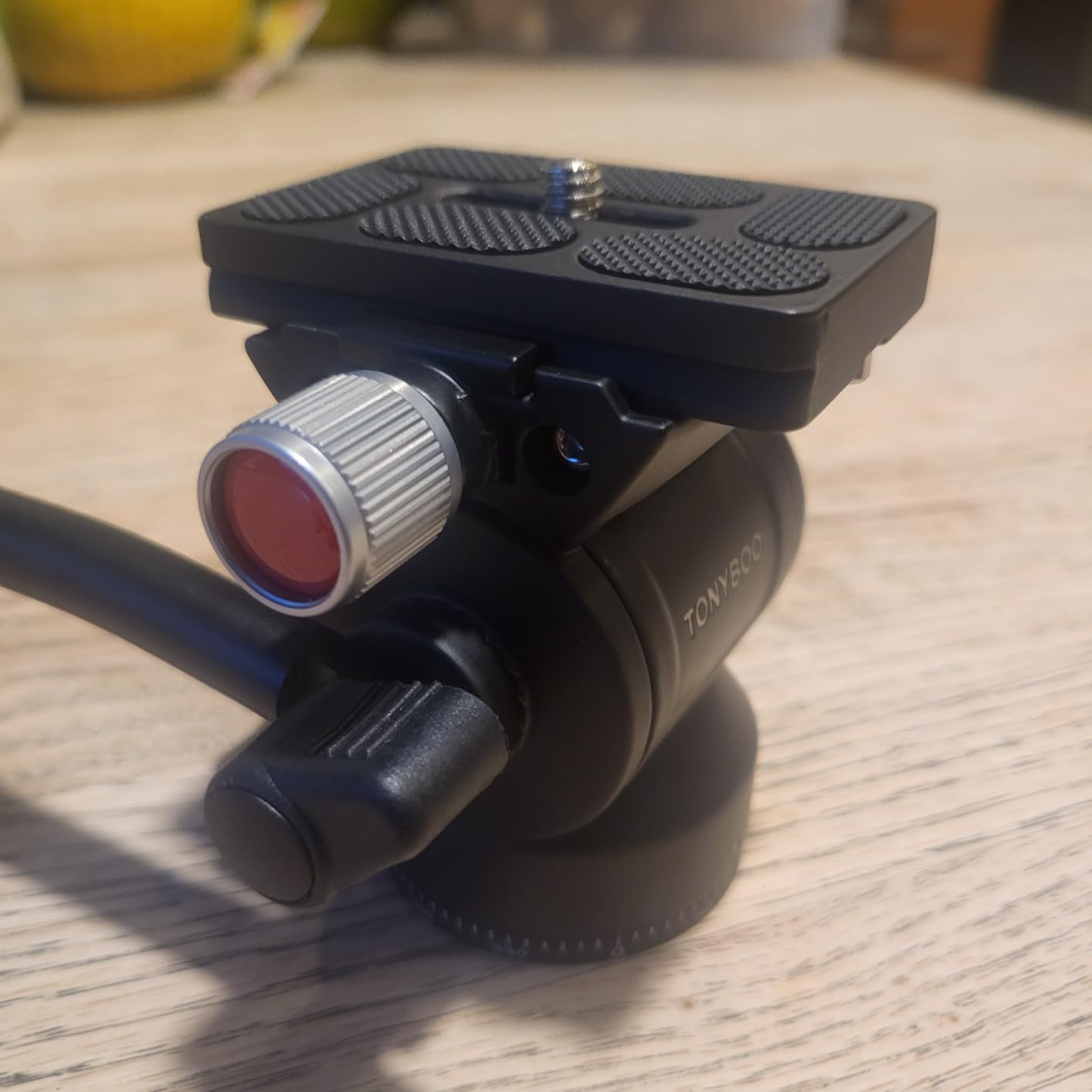 TONYBOO Fluid Head, Pan Tilt Head with Quick Release Plate, 360° Pan & +90° / -75° Tilt, Lightweight Mini Tripod Head for DSLR, Video Cameras, for Amateur Photographer, Max Load 8.8lb/4kg TVH-1 customer photo 1