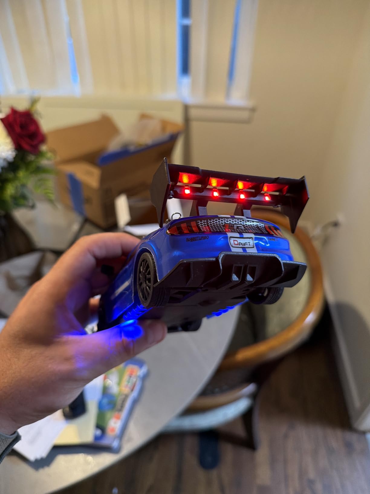 1:24 Scale RC Drift Car 4WD 2.4GHz 30KM/H High Speed Racing Sport Toy Car with LED Lights, Racing and Drift Wheels(02-Blue) customer photo 2