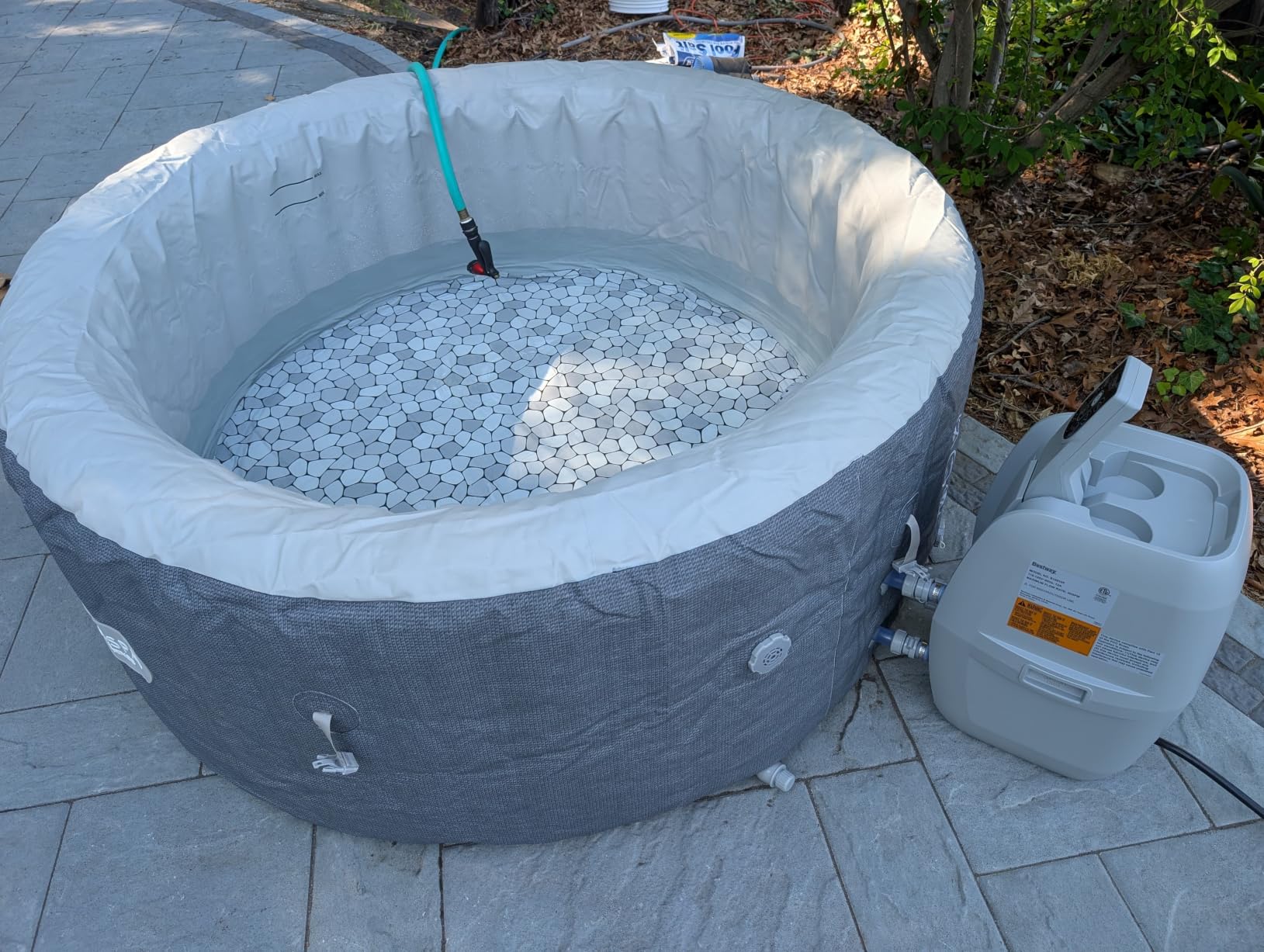 SaluSpa Hot Springs 4-6 Person Square Inflatable Hot Tub, Energy-Efficient customer photo 1