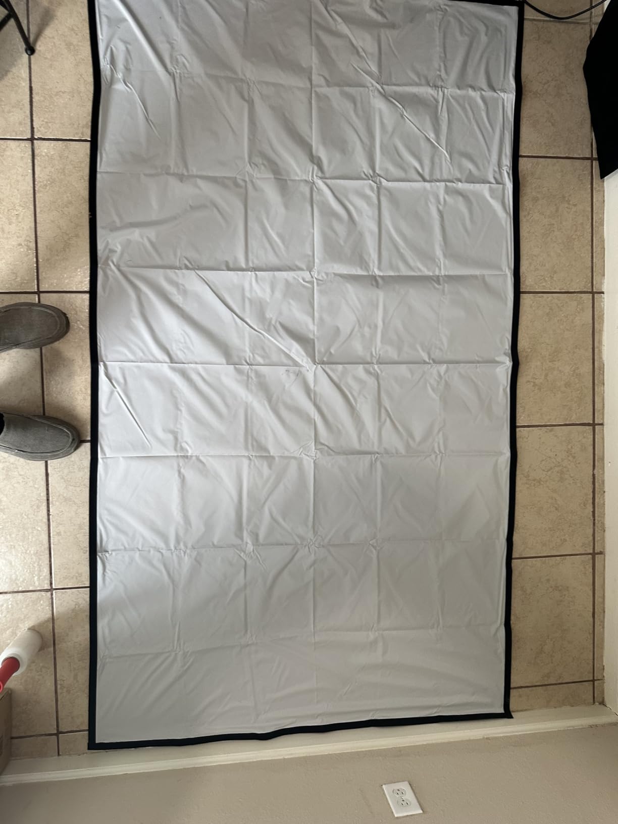 ALR Projector Screen for Standard Throw- Wall Mounted - High Contrast 70% ALR High Brightness 2.7X Gain - 100 inch 16:9 White Screen - by IOLIEO customer photo 2