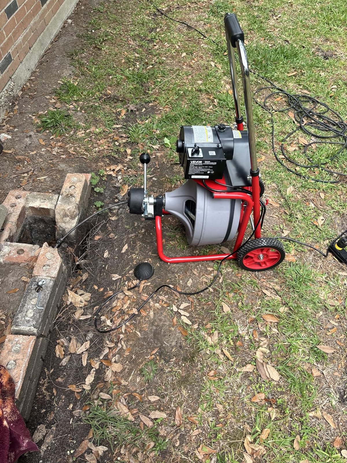 VEVOR Drain Cleaner Machine 100 FT x 1/2 Inch Auto Feed Sewer Snake Auger customer photo 1
