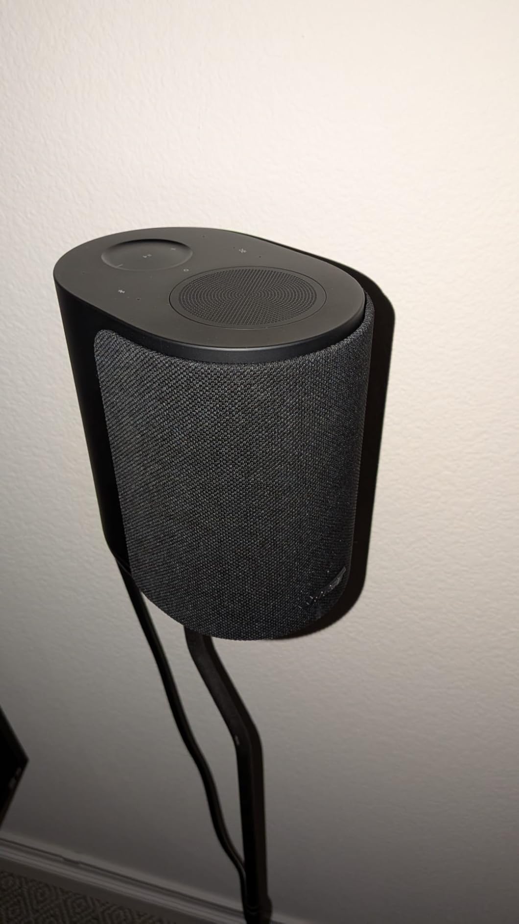 Bose New Lifestyle Ultra Speaker, Wireless Home Speaker, TrueSpatial Audio, CleanBass, AirPlay & Google Cast, Black customer photo 1