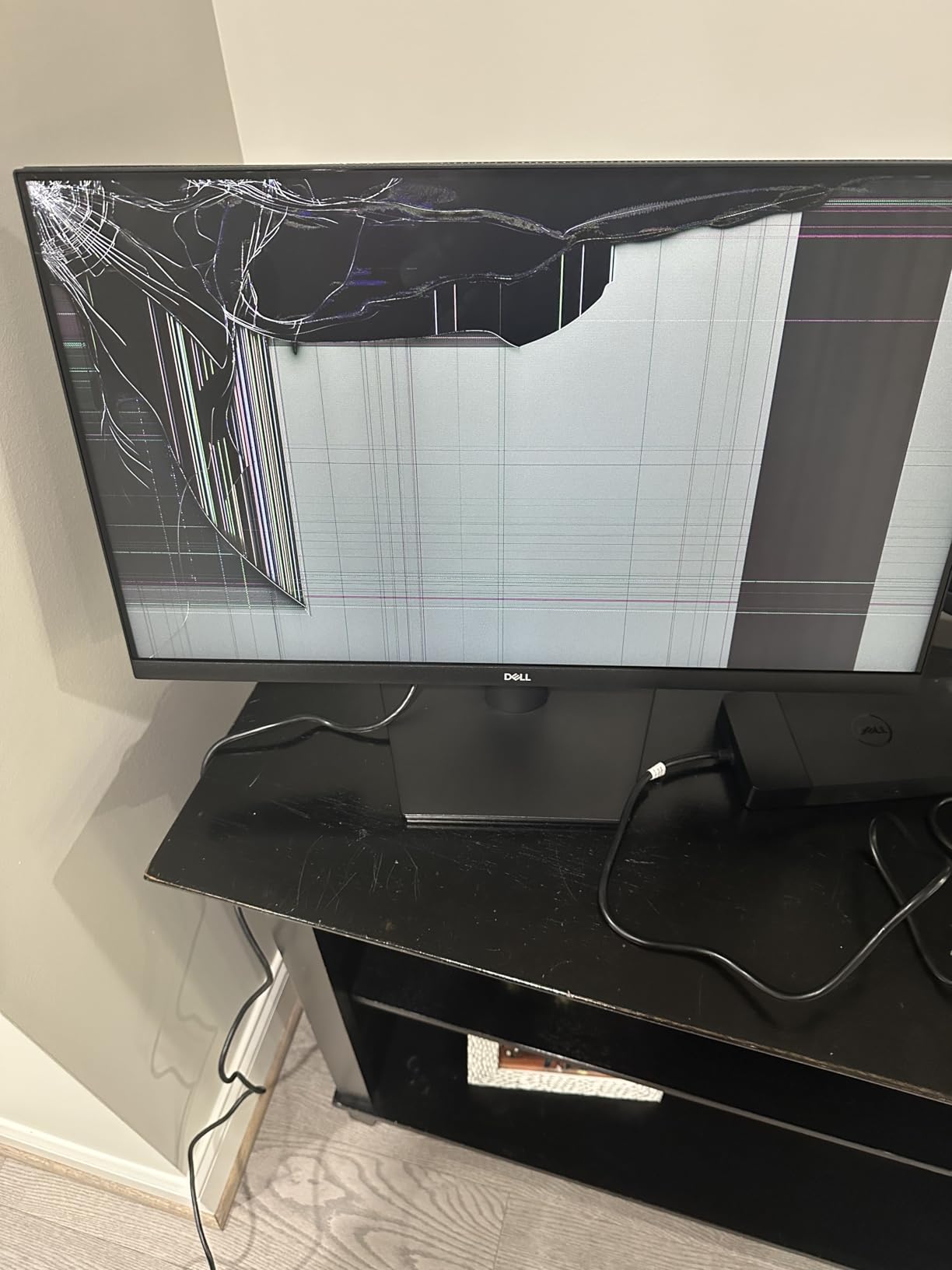 Dell 24 Monitor - SE2426H - 23.8-inch FHD (1920x1080) 144Hz 1ms Display, in-Plane Switching (IPS) Technology, AMD FreeSync, TV 3-Star 2X HDMI, Tilt customer photo 2
