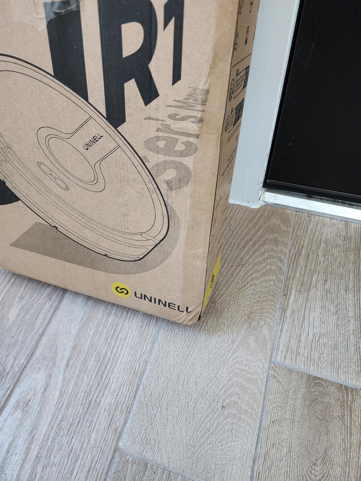 Robot Vacuum and Mop Combo, 5000Pa Robotic Vacuum Cleaner, 180mins Runtime Vacuum Robot with App/Remote/Alexa Control, Ideal for Hard Floor/Carpet/Pet Hair, Self-Charge, Schedule Clean (UR1) customer photo 2