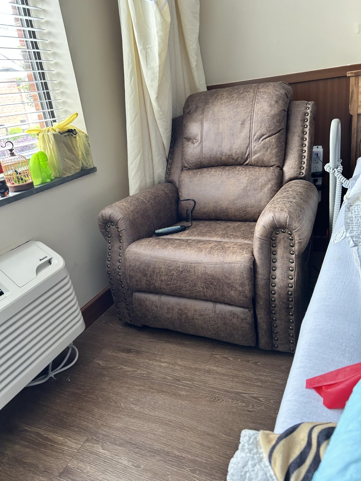 EBELLO Power Recliner Chair with Massage and Heat, Faux Leather Electric Massage Reclining Chair for Adults with Overstuffed Backrest and Side Pocket, Single Sofa for Living Room, Nut Brown customer photo 1