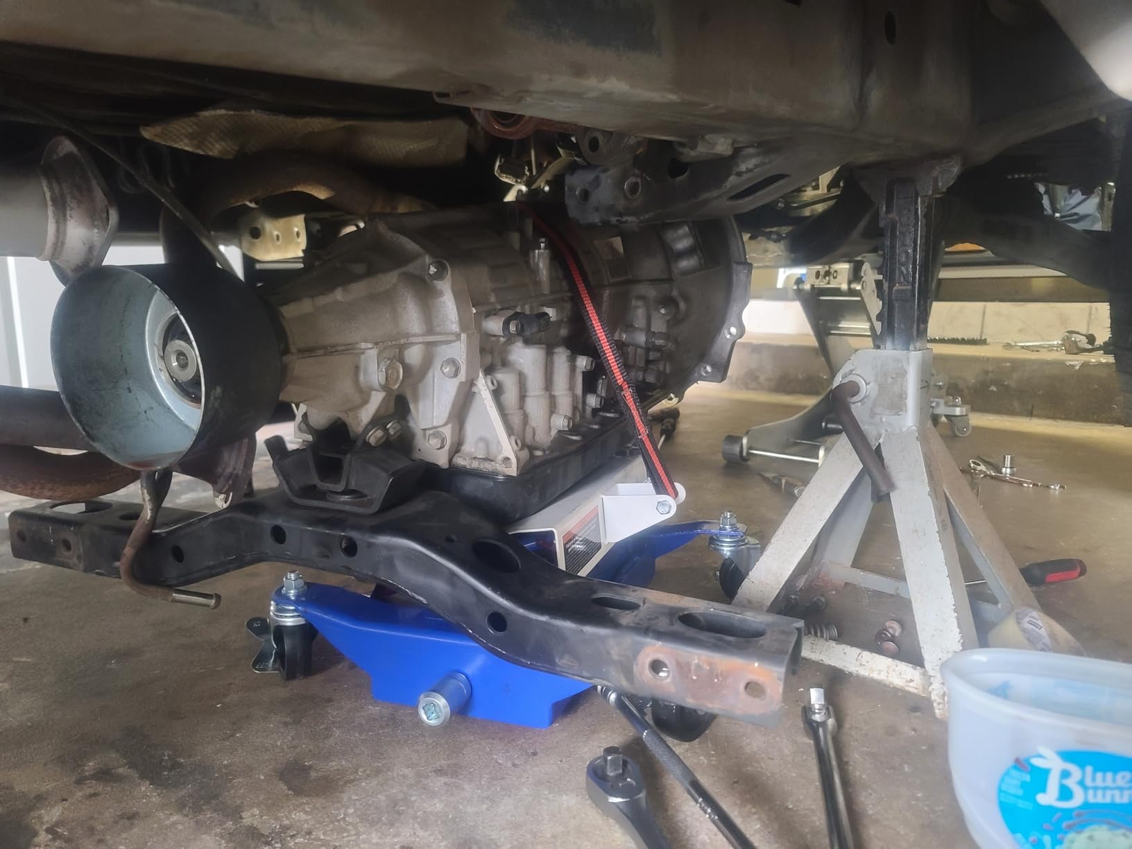Garvee Transmission Jack 450 LBS Capacity: Low Profile Lift with 2M Safety Straps & 4 Brake Wheels, 7-23 Inch Range for Car & Truck Repair (Red) customer photo 2