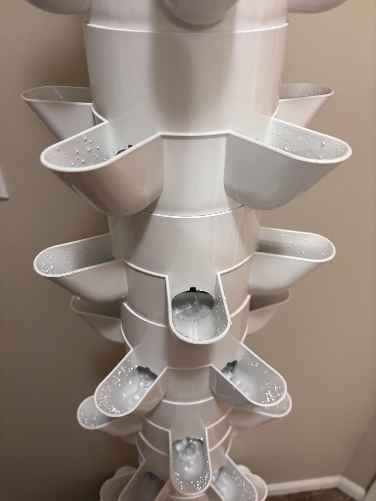 Hydroponic Tower, 14-Layer Hydroponics Growing System Kit with 70 Slots, Vertical Garden System with 20L Water Tank and Pump for Indoor Outdoor Home, Balcony & Patio customer photo 2