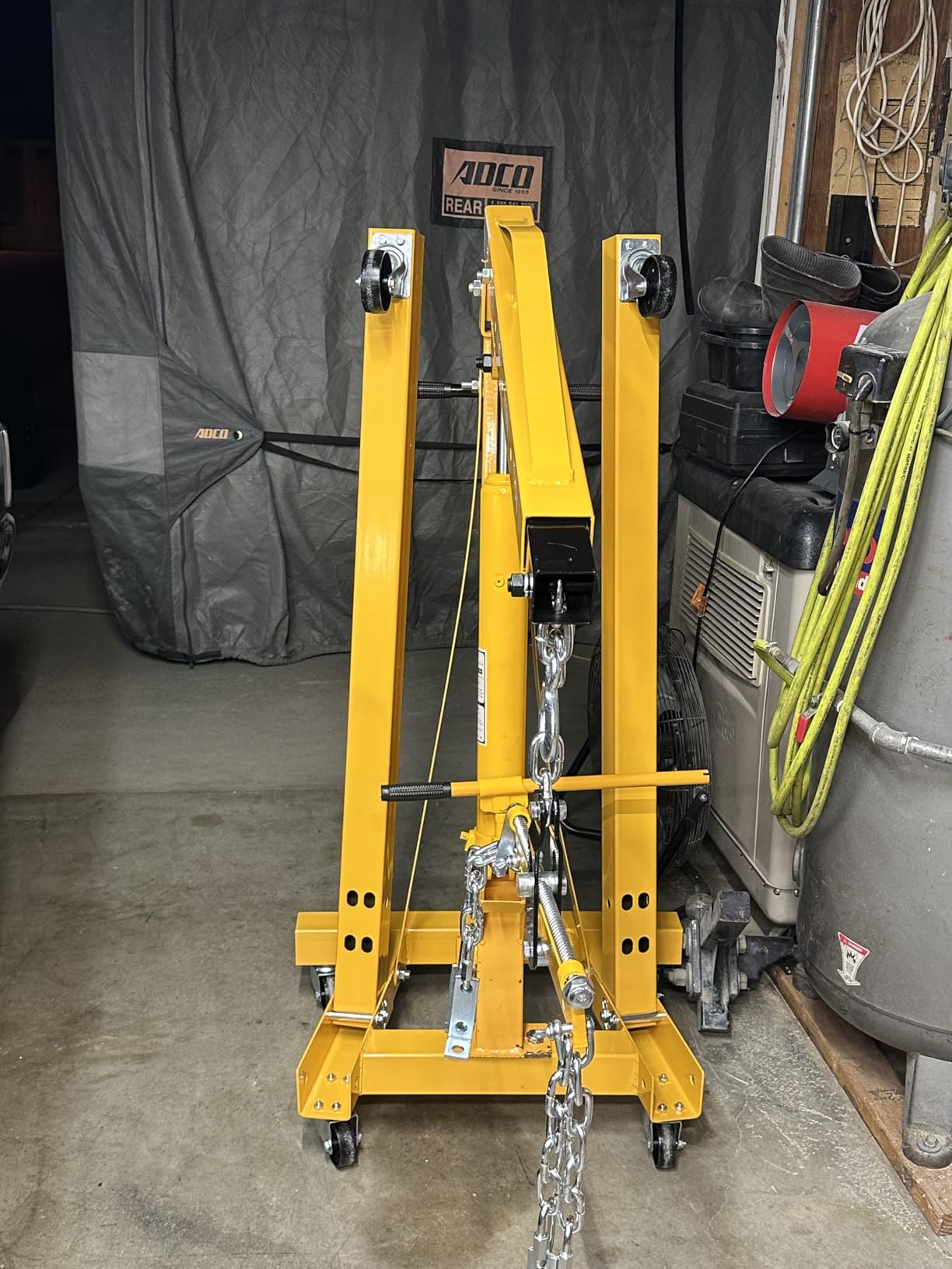 GarveeTech Cherry Picker Engine Hoist, Folding Engine Crane, 2 Ton 4400lb Engine Hoist Lift, Heavy Duty Hydraulic Engine Shop Crane with 6 Casters, Telescopic Boom Hitch, Orange customer photo 2