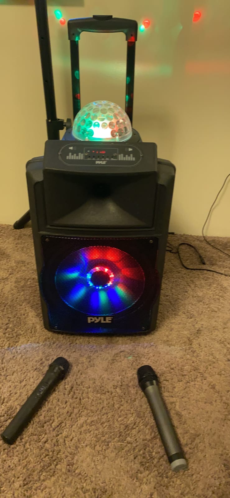 Pyle PSUFM1280B Wireless Portable PA Speaker System - 700 W Battery Powered Rechargeable Sound Speaker and Microphone Set with Bluetooth MP3 USB Micro SD FM Radio AUX 1/4