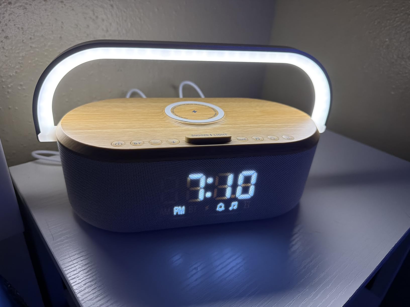 Smart White Noise Sound Machine with Alarm Clock & Wireless Charger, APP Remote Control, 40 Relaxing Ambient Sounds, 3 Night Light Modes, Snooze Function, and Smart Timer for Adults Kids Office customer photo 1