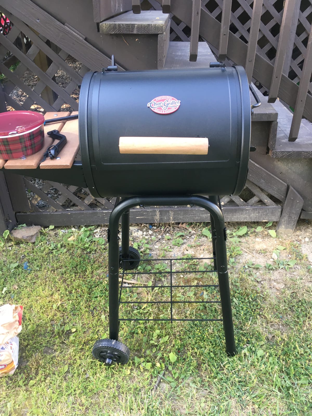 Char-Griller® Patio Pro Charcoal Grill and Smoker with Cast Iron Grates, Premium Wood Shelf and Damper Control, 250 Cooking Square Inches in Black, Model E1515 customer photo 1