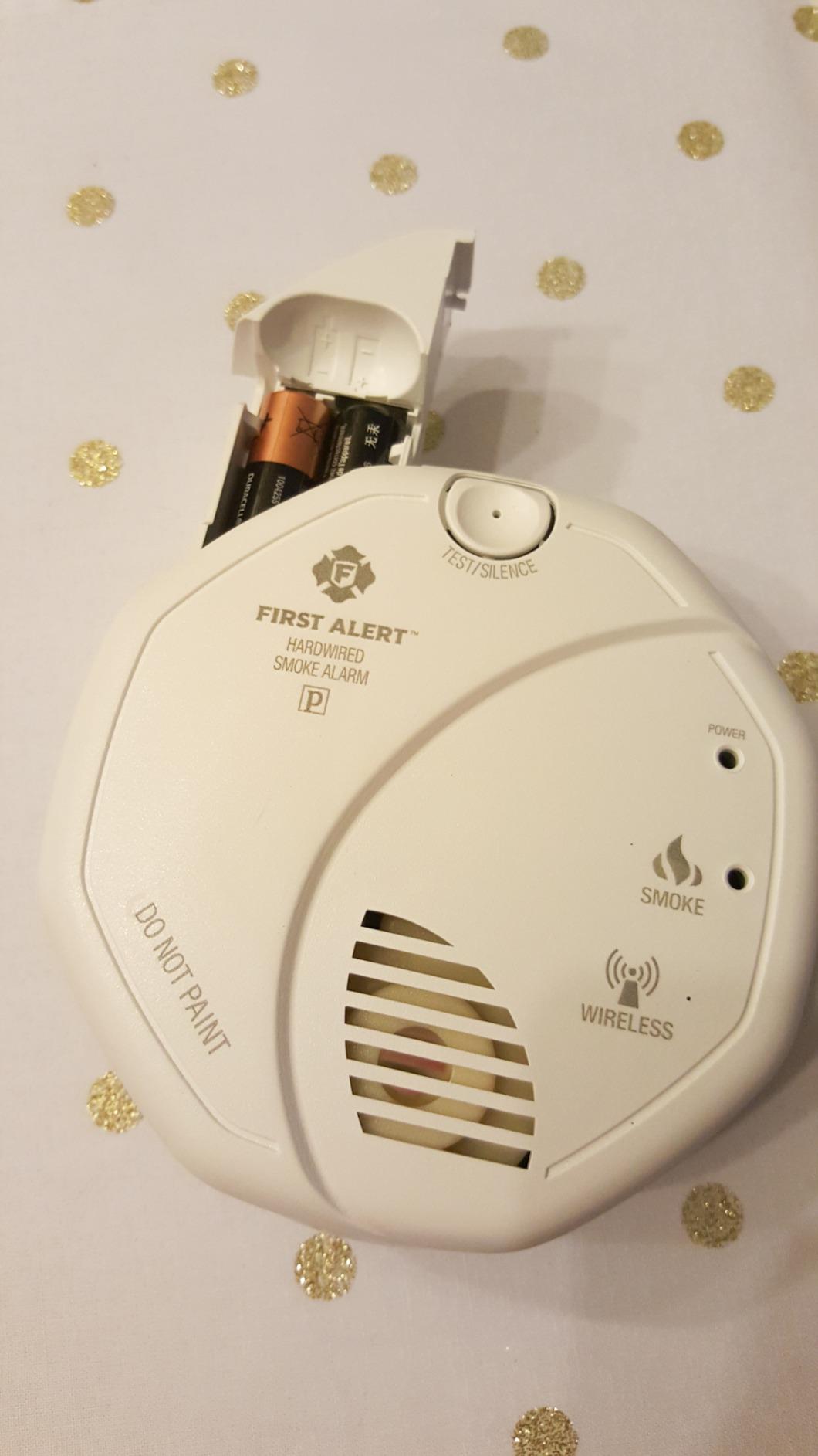 FIRST ALERT Hardwired Wireless Smoke Alarm with Photoelectric Sensor and Battery Backup, SA521CN-3ST , White customer photo 2